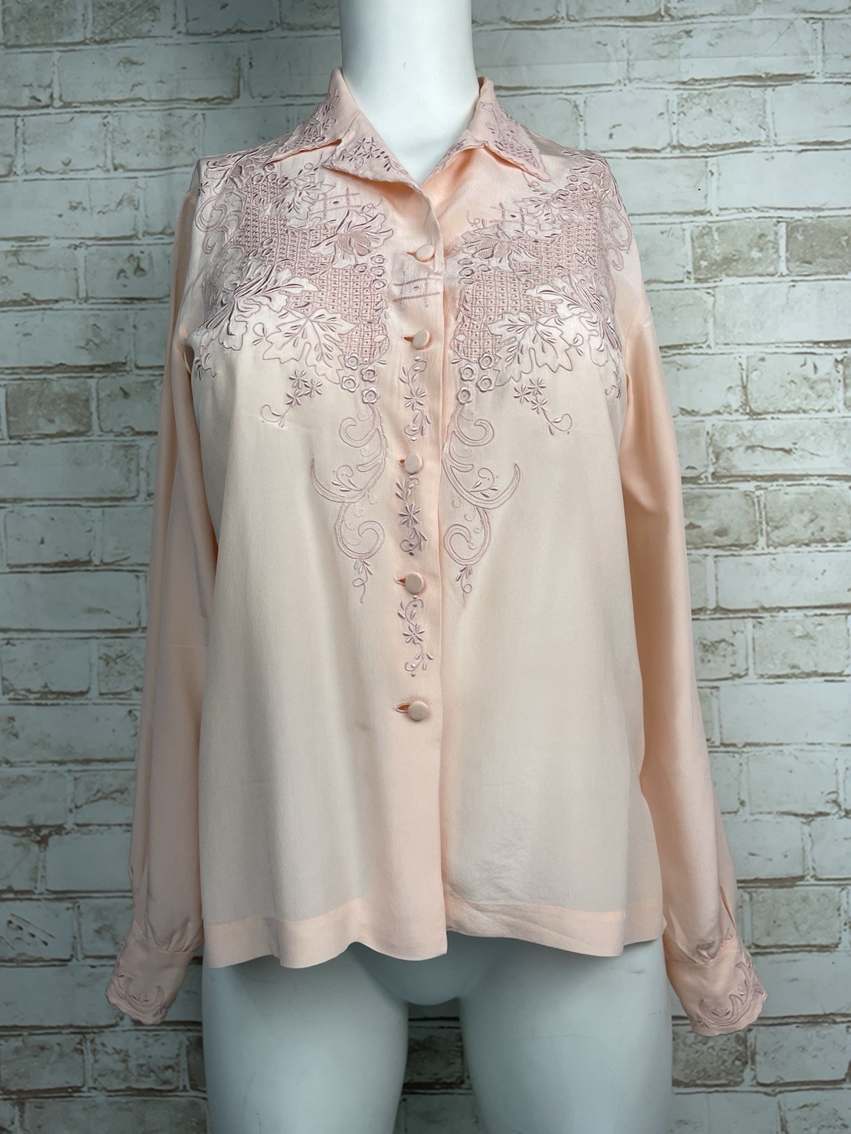 Vintage PEONY Hand Embroidered Peach 100% Silk Blouse Chinese Top 1970s 36” Bust