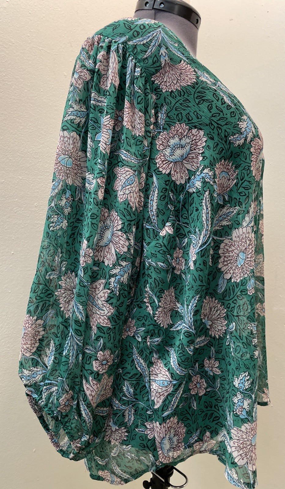 TORRID Women Plus Size 3X Green Floral Metallic V Neck Long Sleeve Blouse