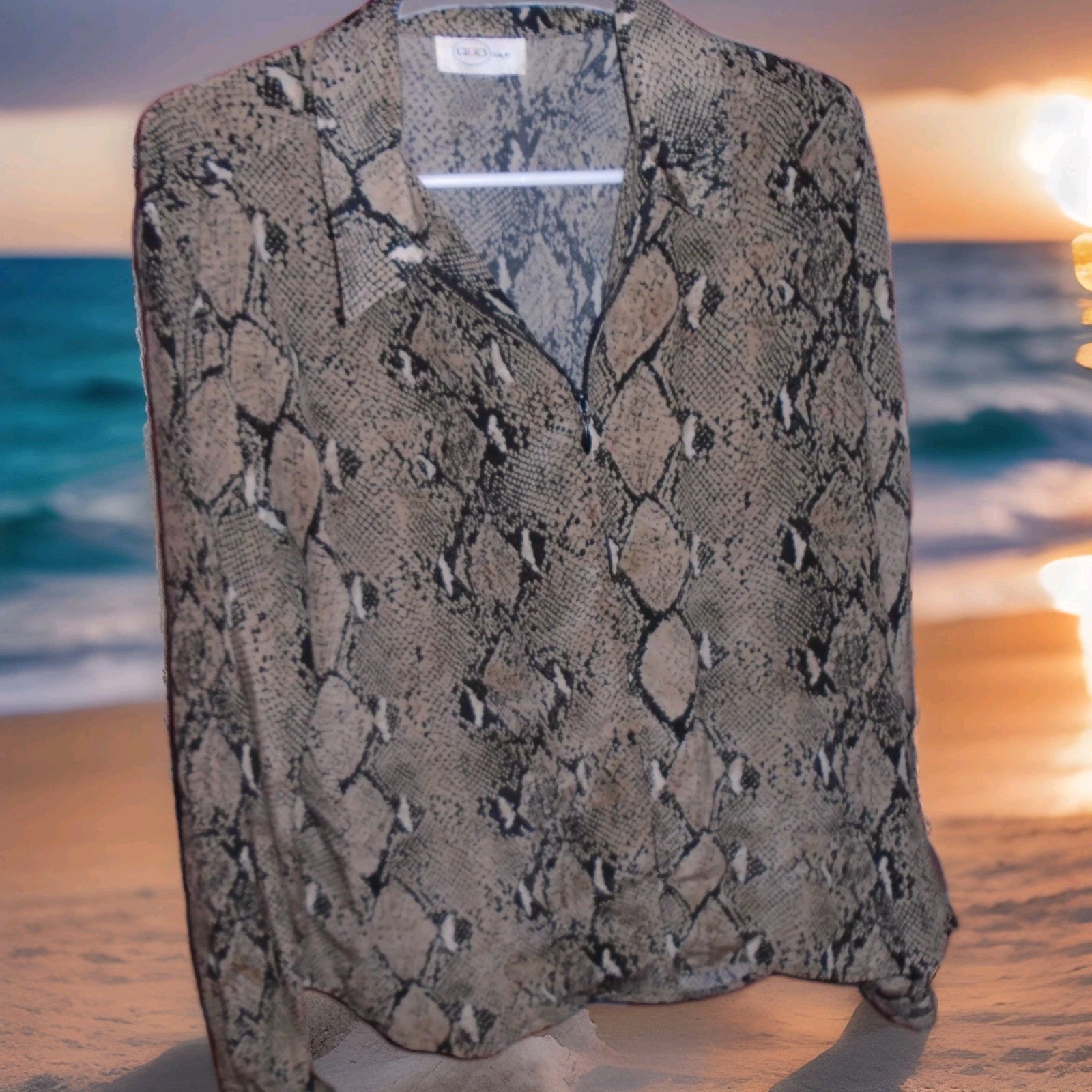 QUO SILK VINTAGE 1990S WOMANS FULLZIP LONGSLEEVE LEOPARD SHIRT SEE PICTURES