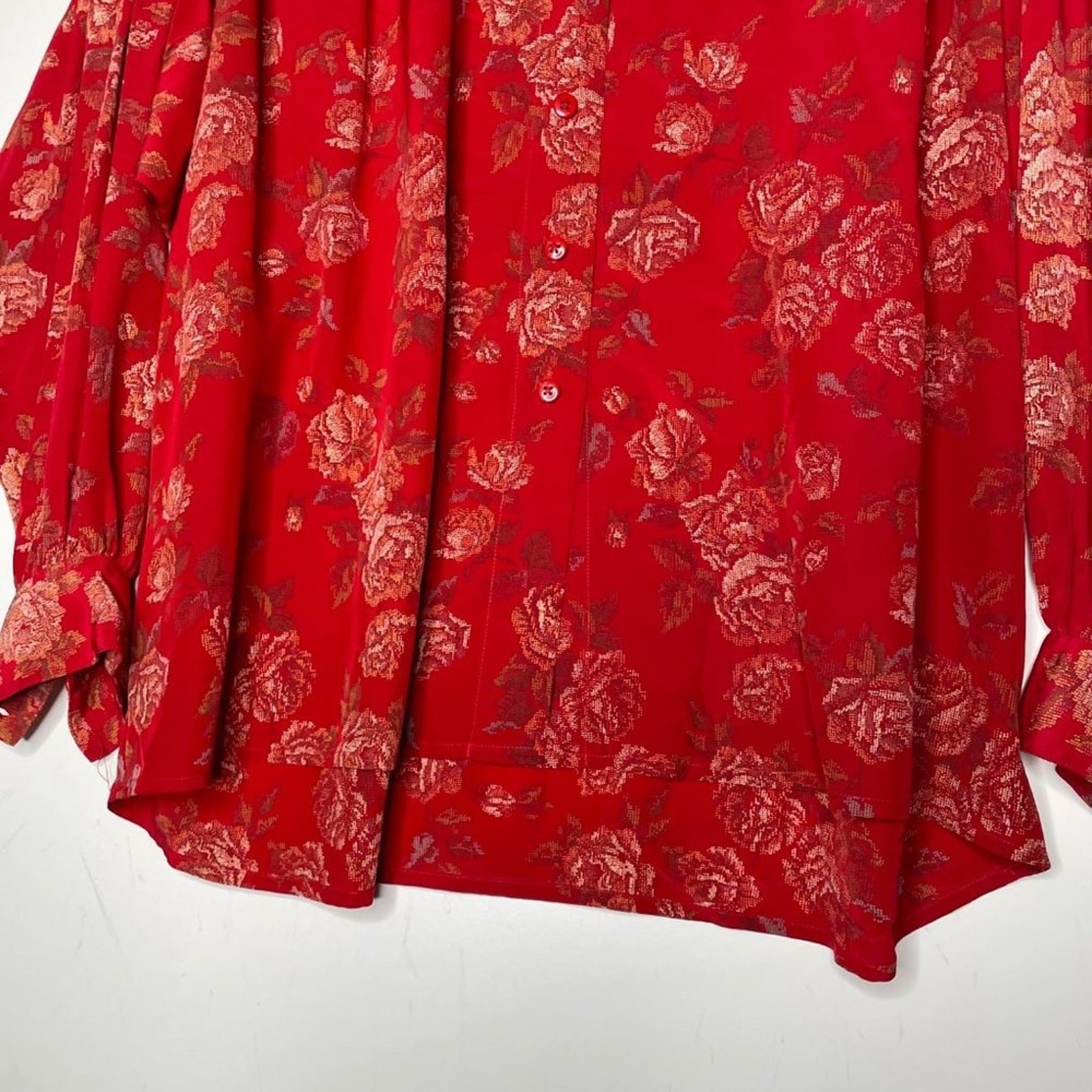 Linda Allard Ellen Tracy Red Silk Floral Rose Button Down Blouse Shirt Medium