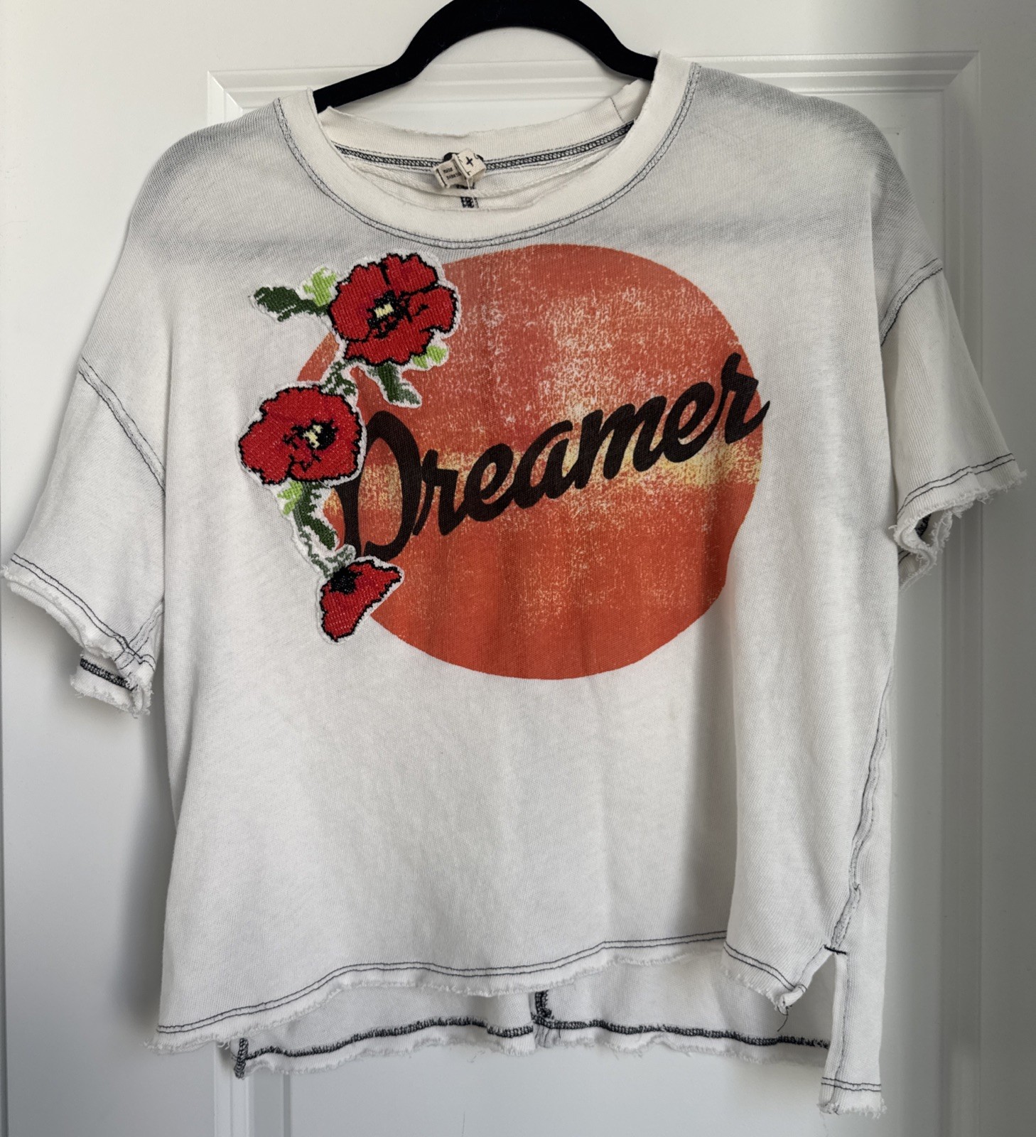 We The Free FREE PEOPLE White Dreamer Tee Flower Embroidery Raw Edges Size Small