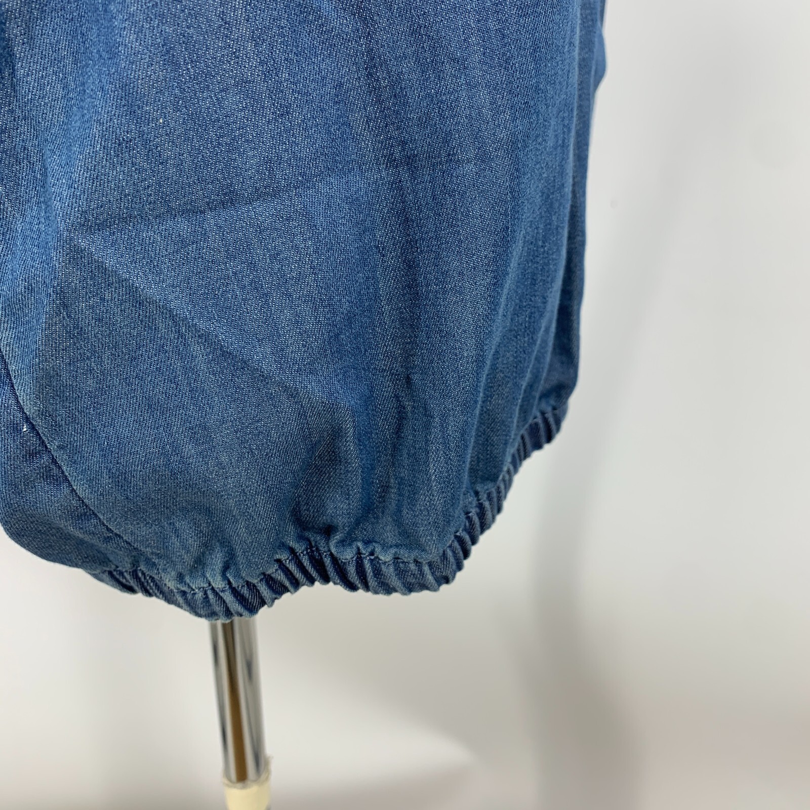 Gap 1969 Chambray Shirt Womens XS Extra Small Hidden Buttons Elastic Waist Top