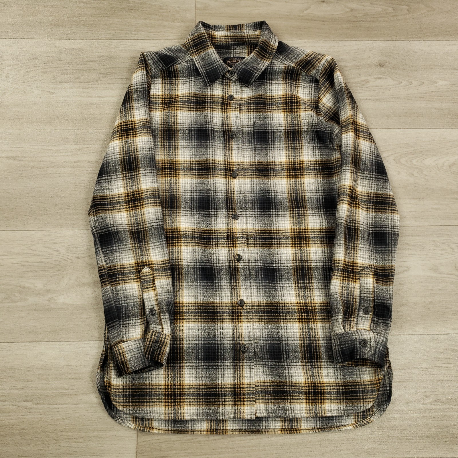 Pendleton Wool Flannel Shirt Women’s Small Plaid Long Sleeve Button Up Collared