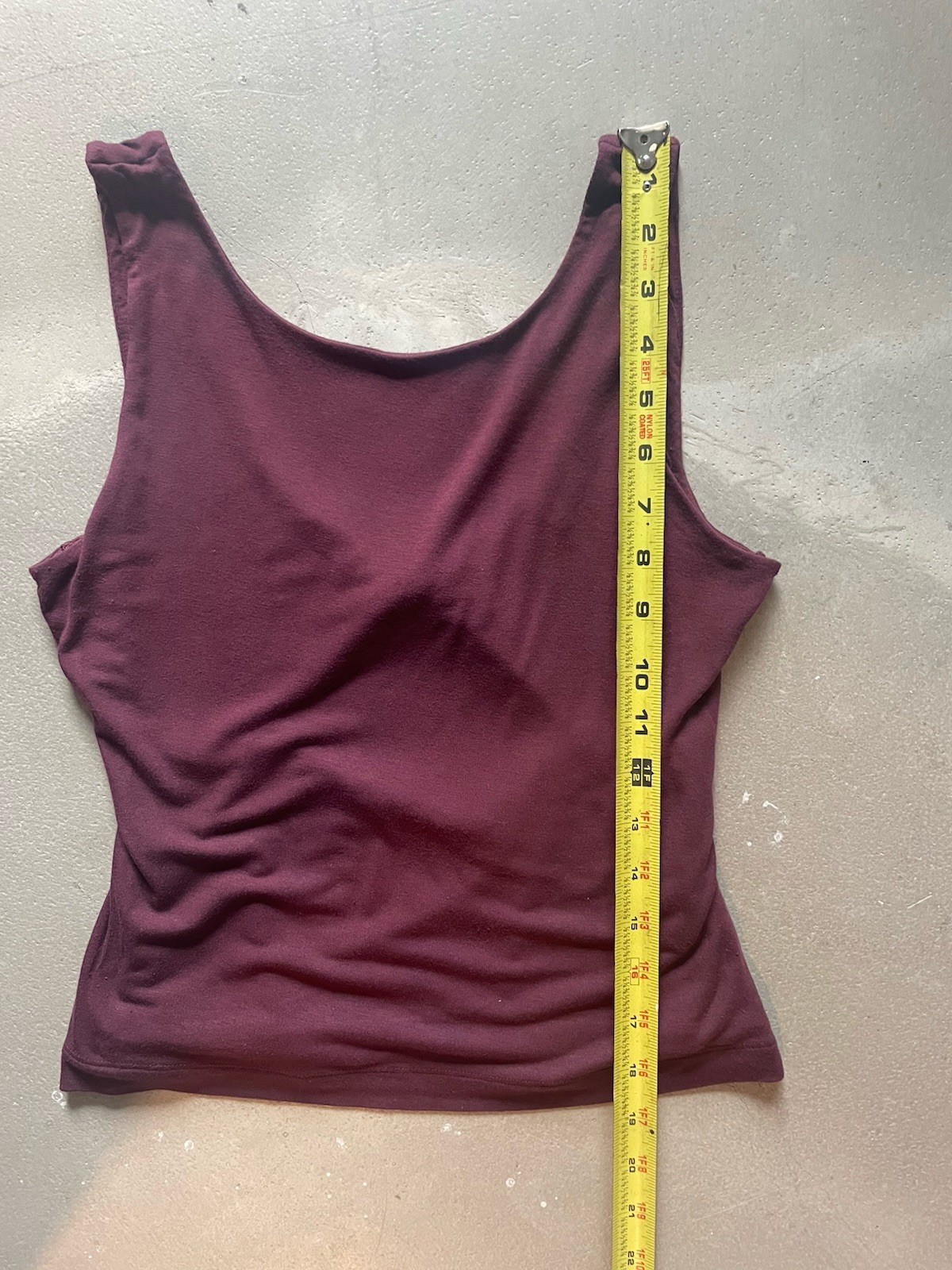 Banana Republic Tank Top XS Burgundy Open Back Stretch Cropped Lined Workout Top