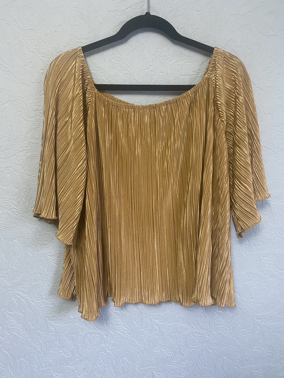 Just Be Size 3X Gold Short Sleeve Pleated Top Elastic Neck M3