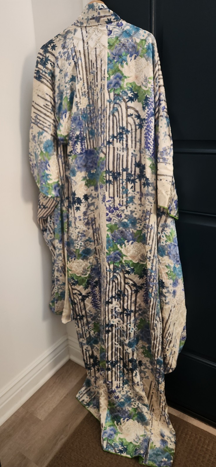 Japanese Silk Kimono Robe Womens L-XL Blue Green Colors Very Nice Condition