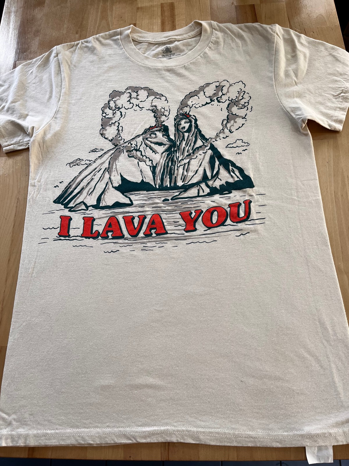 Disney Pixar Volcano I Lava You Graphics BEIGE Tshirt – Unisex/Women’s sz S