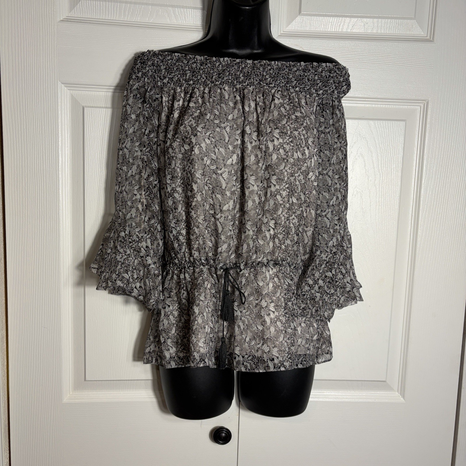 Elie Tahari Zoia Blouse Women M Gray 100% Silk Leaf Print Tassel Off Shoulder