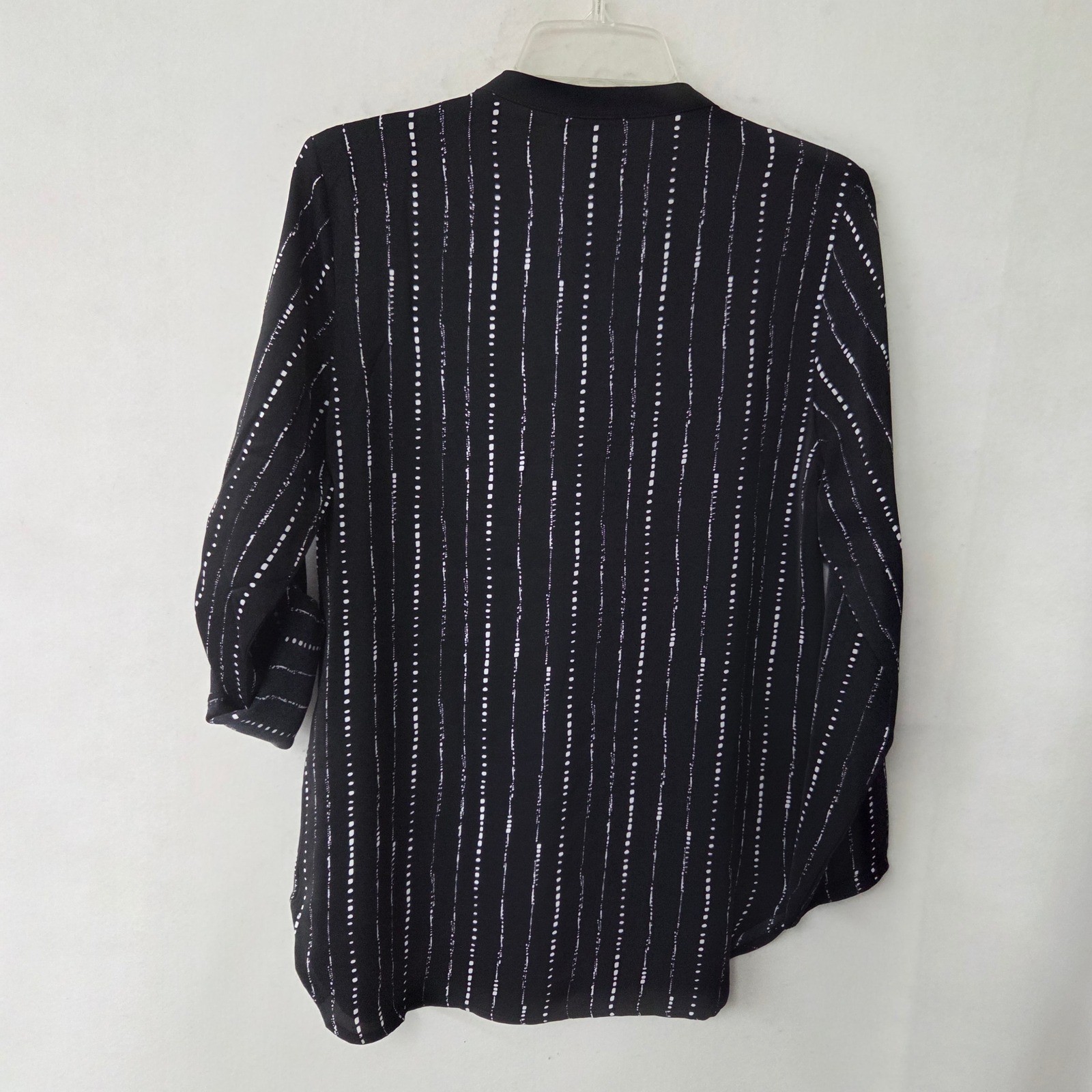 Timeson Womens Medium Black White Dotted Stripe V-Neck Roll Tab Sleeve Blouse
