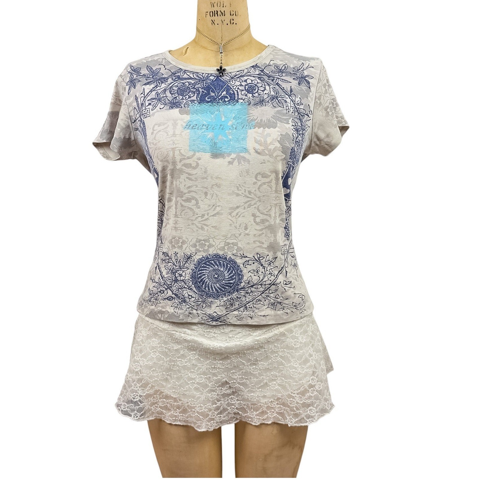 2000s Graphic Tee Damask Floral Print Fairy Grunge Boho Faded Glory M