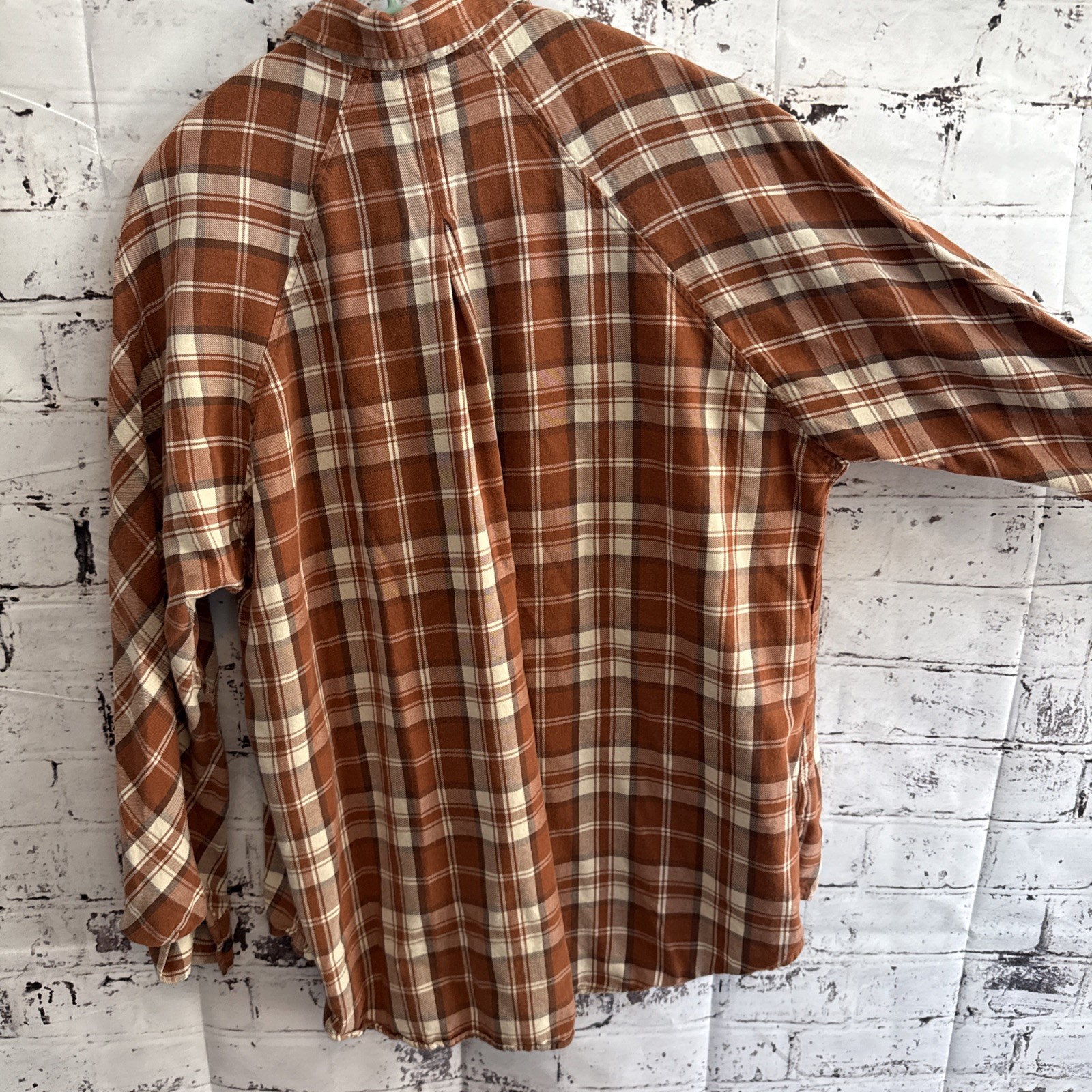 Eddie Bauer Women’s Size L Plaid Button Down Shirt. K15
