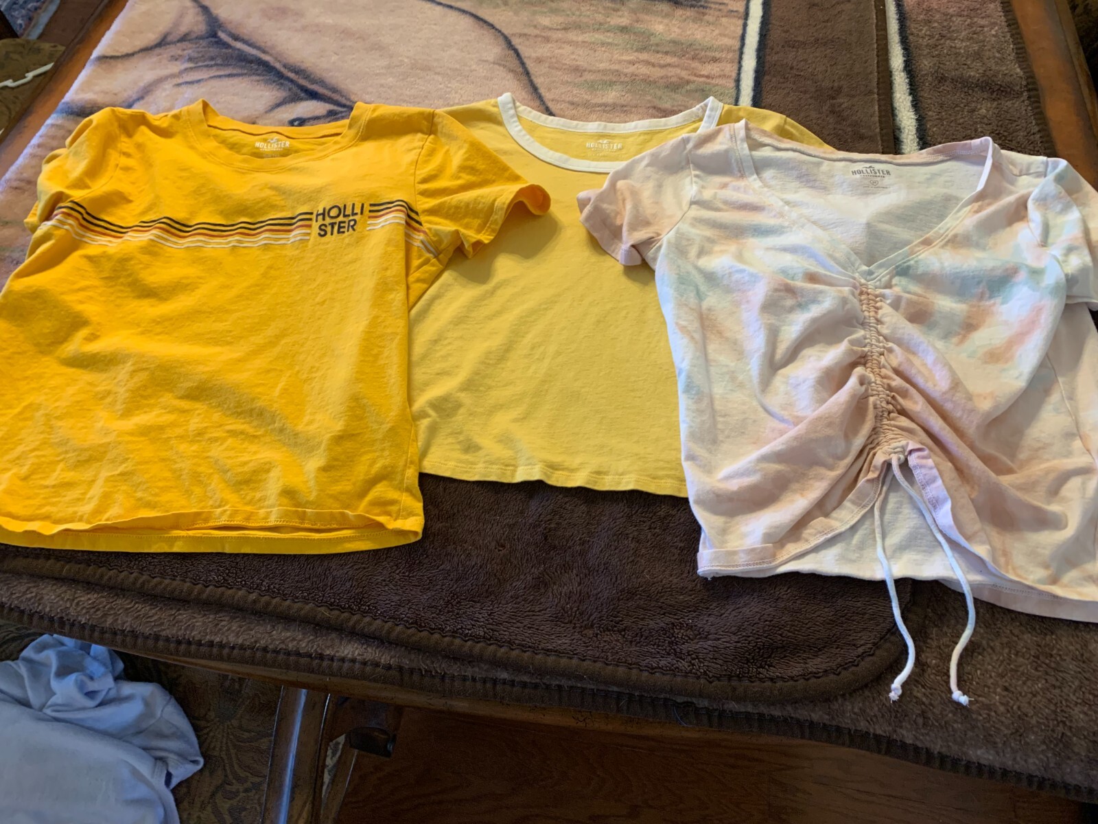 Lot of 3 Hollister Women’s Sz M T-shirts – Drawstring, Ultra CropTee, & SlimTee