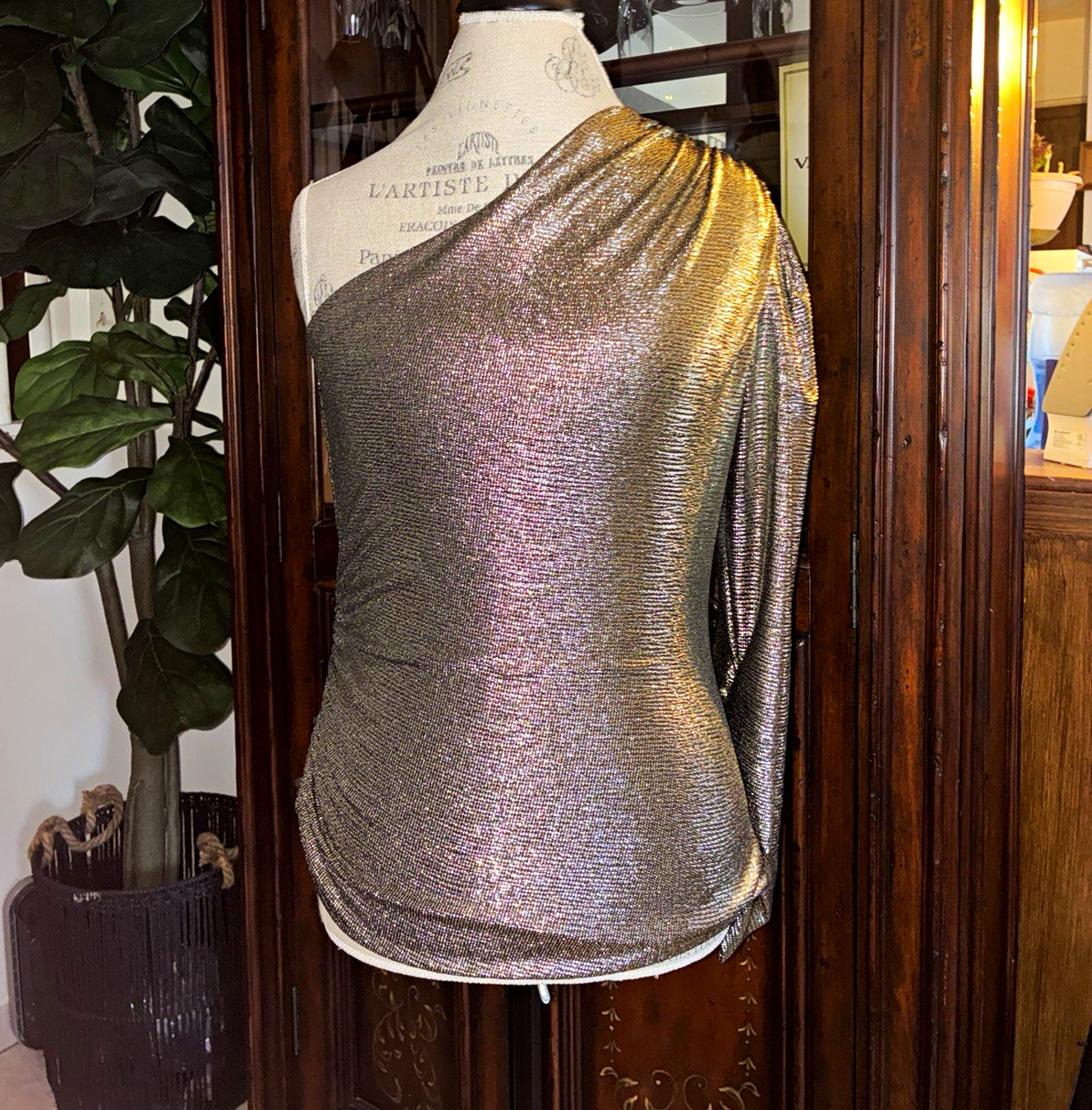 Bailey 44 Women’s Gold One-Shoulder Metallic Ruched Long Sleeve Top L