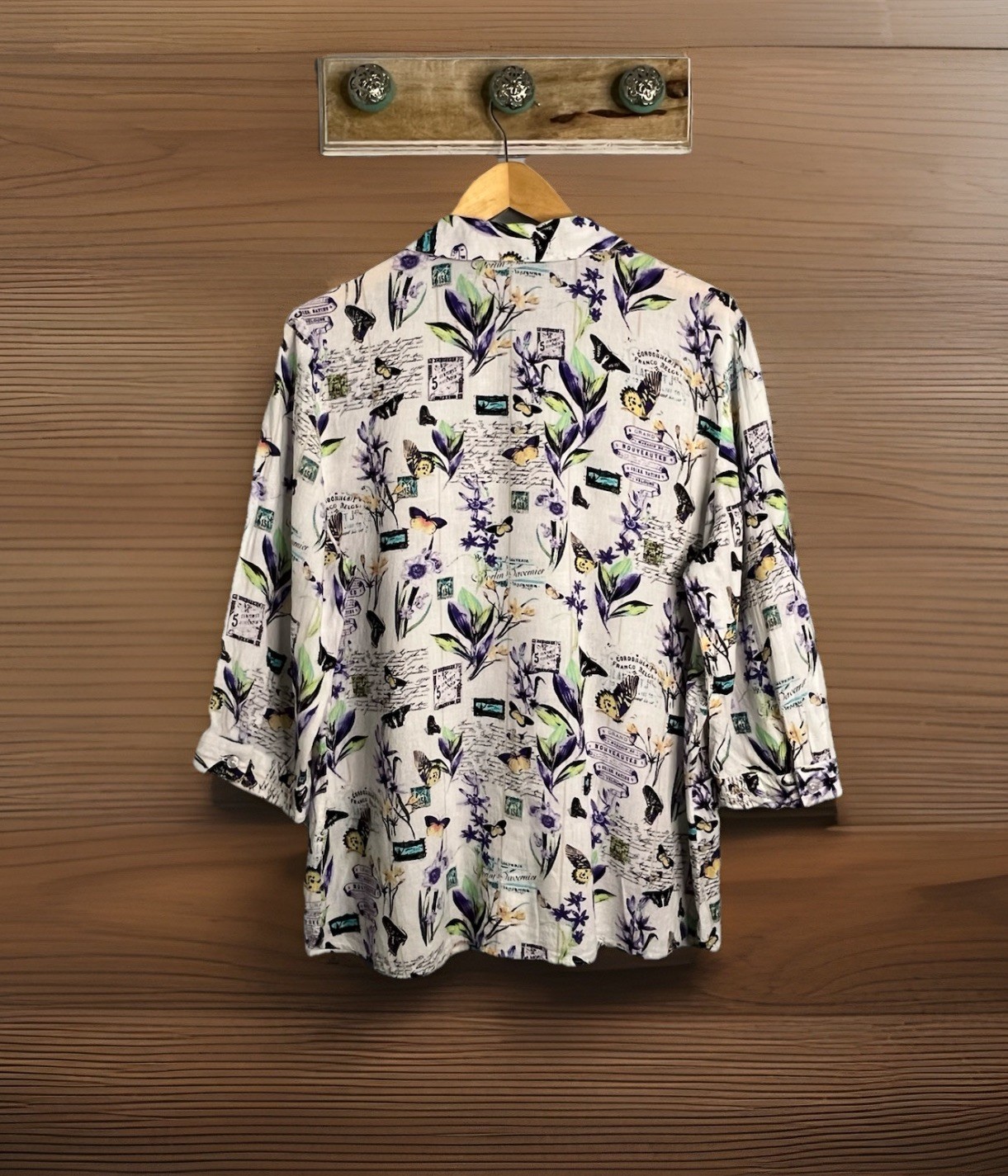 Chico’s Women L Linen Button Down Shirt White Purple Butterfly Postcard Novelty