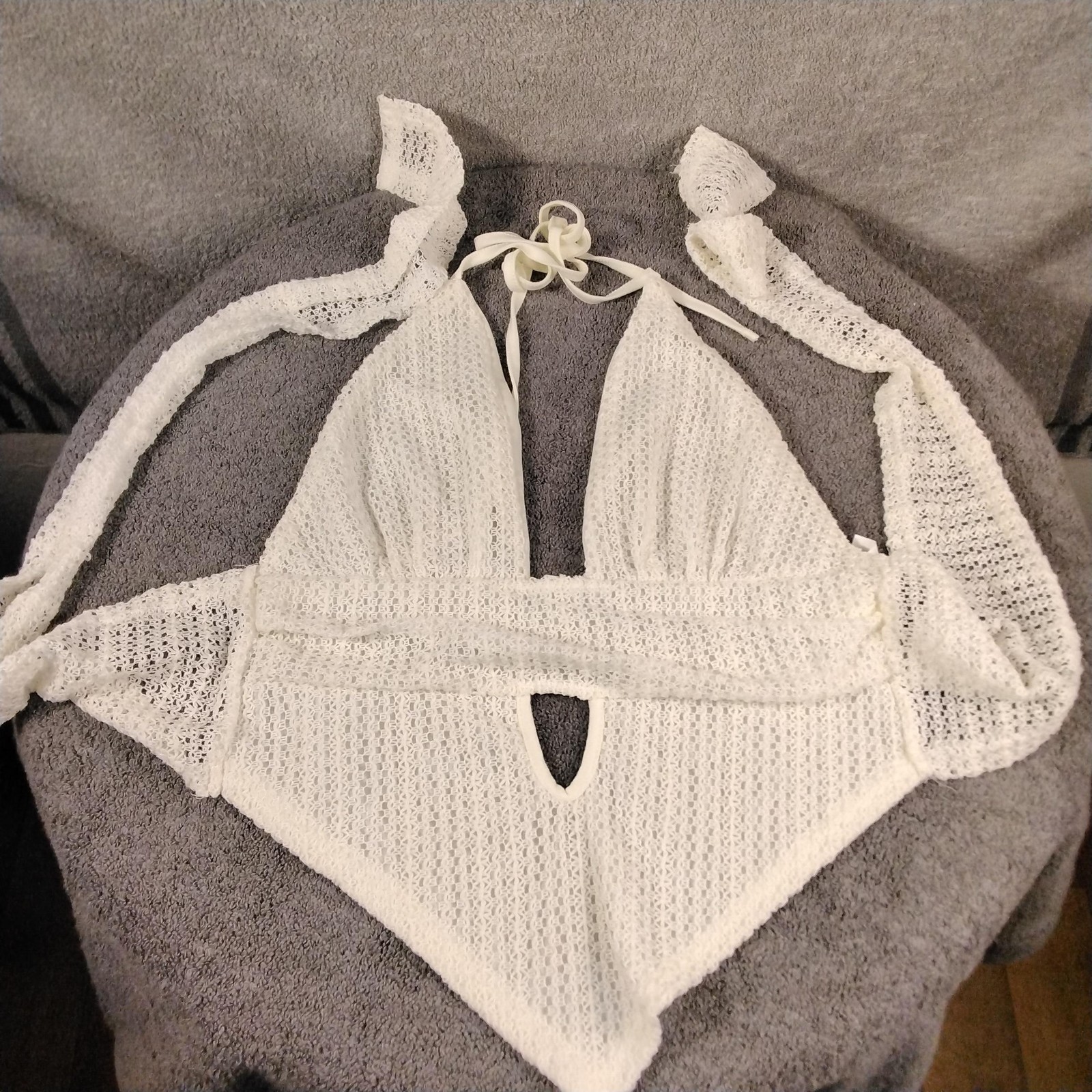 Soly Hux Womens Halter Top Medium Ivory Crochet Plunge Cut out Strappy Backless