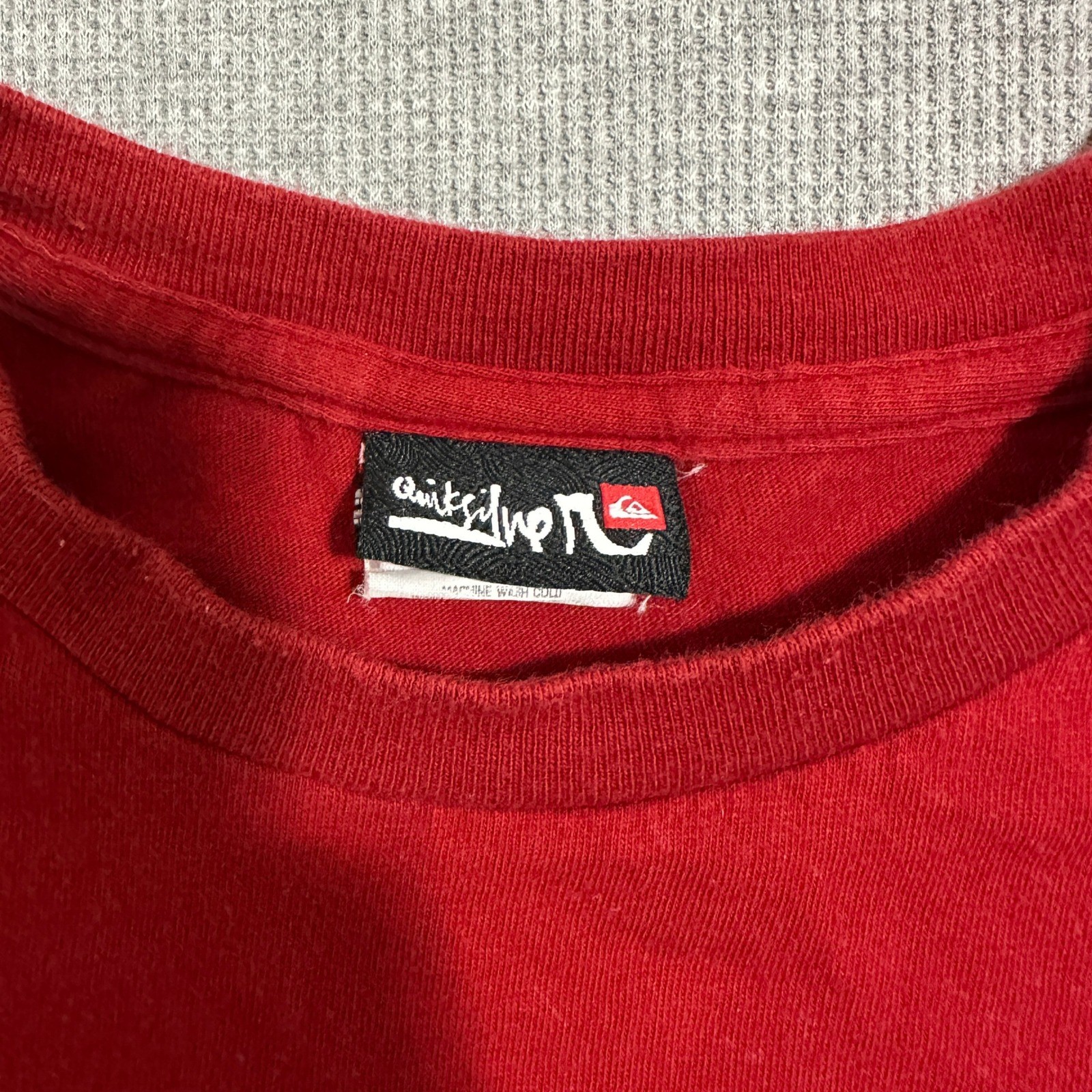 Quiksilver Womens XL Red Logo Graphic Tee Y2K Surf Skate Streetwear