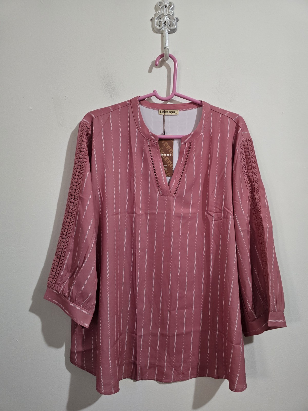 NWT Unixseque Women’s Size XL Dusty Rose Striped V-Neck Blouse Top​