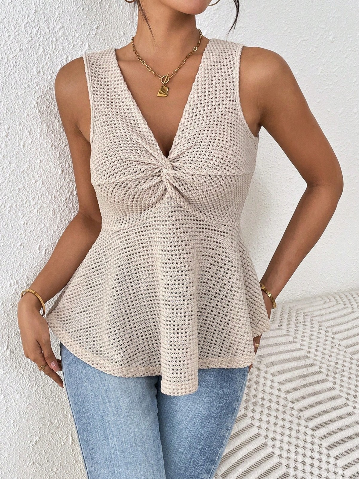 Women’s V Neck Sleeveless Twist Front Peplum Top Casual