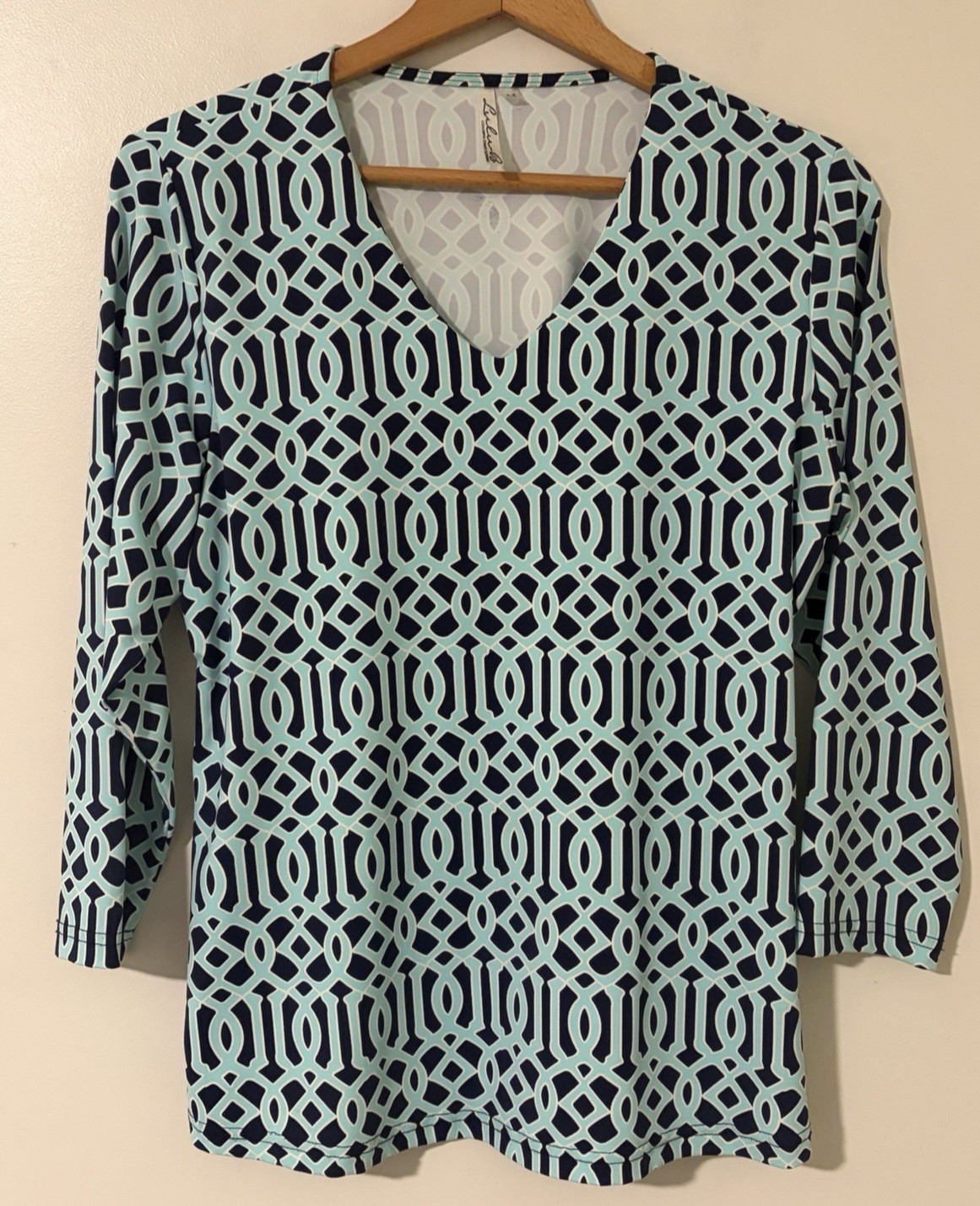 Lulu B Top V-Neck 3/4 Sleeve Geometric Print Blue Women’s Size M Stretch Resort