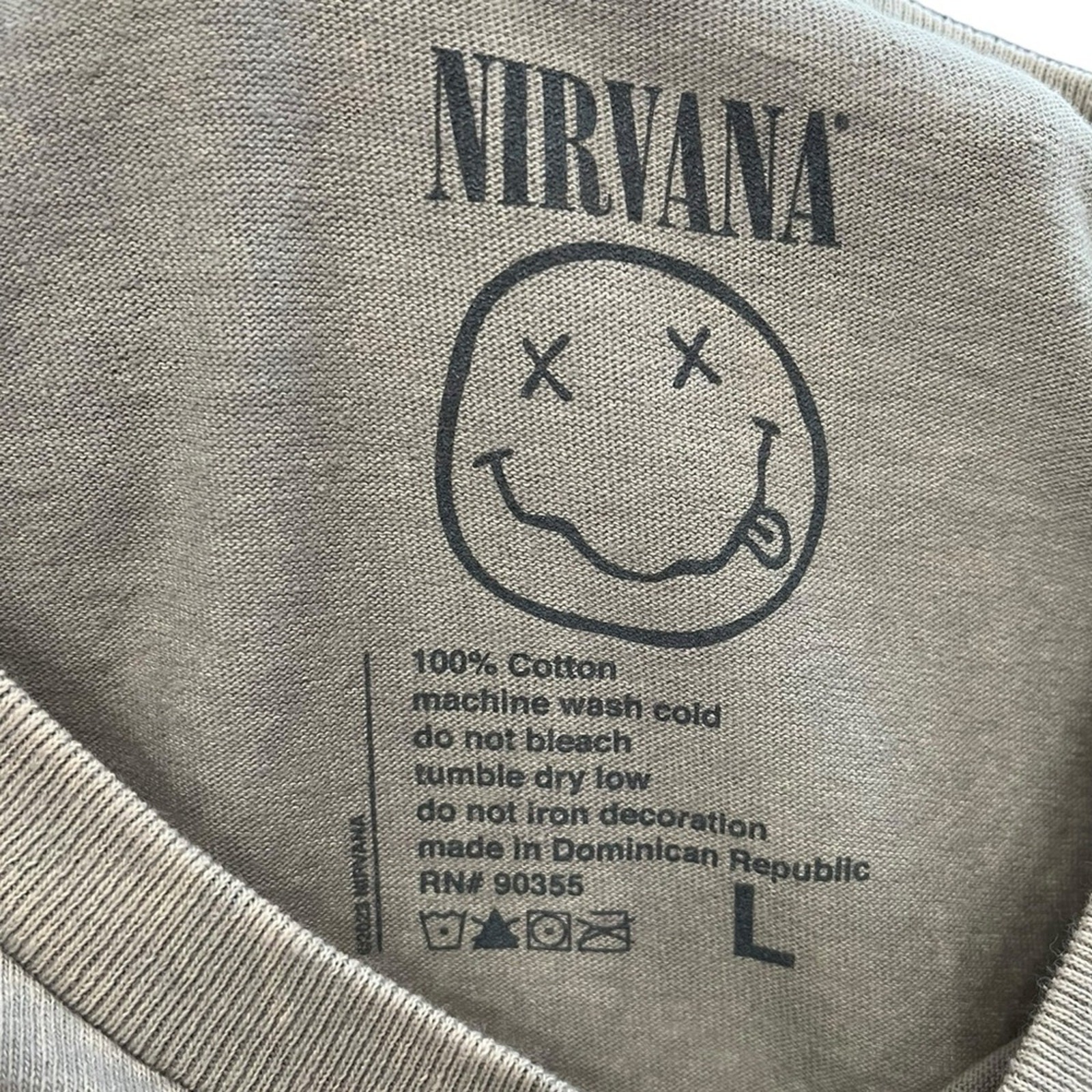 NIRVANA Smiley Face 90s Style Grunge Official Band Shirt Unisex Size Large