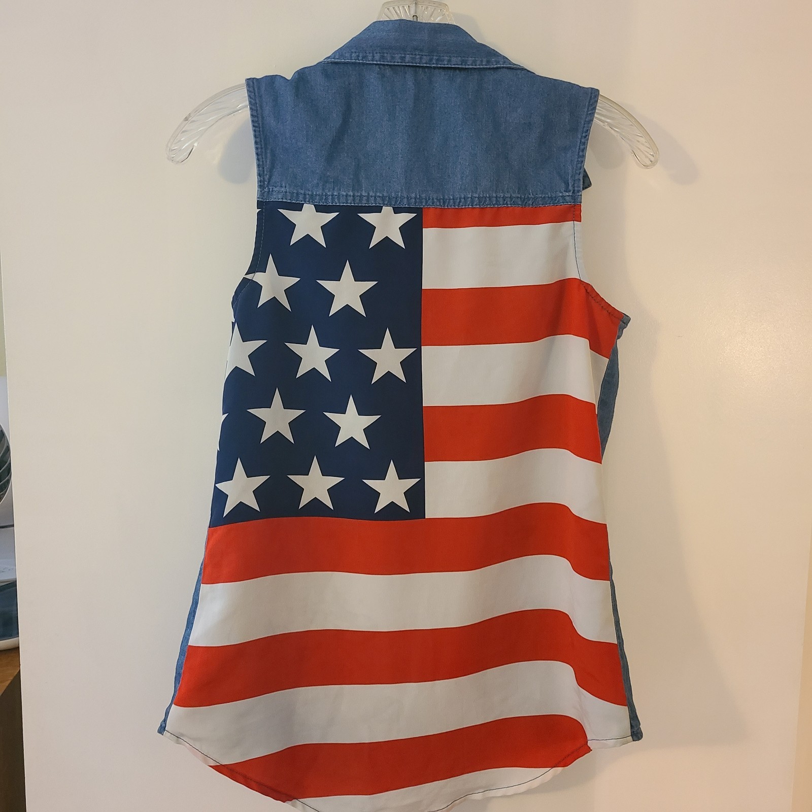 Rock Republic Womens Sleeveless Denim Shirt XS American Flag Patriotic ButtonUp