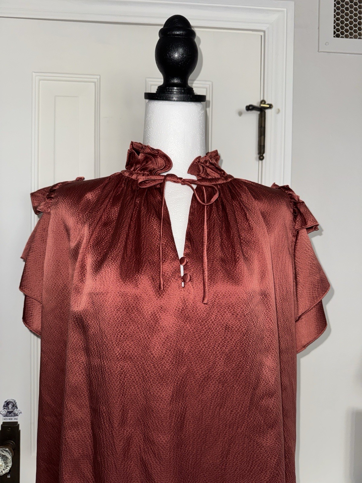 HUNTER BELL New York Ginger/Rust 100% Silk Ruffles Shoulder Blouse Size Small