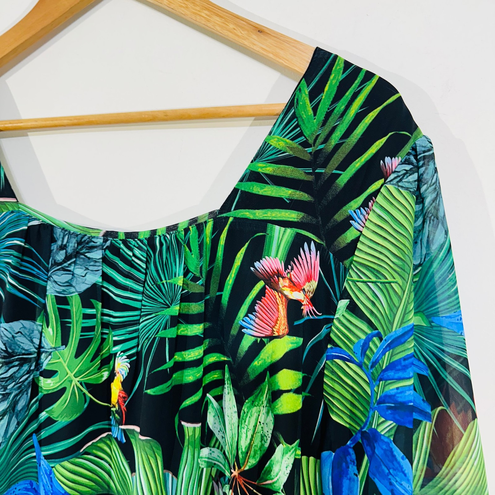 Virtuelle Blouse Top 14 Black Green Blue Birds Tropical Print Bell Sleeve Ruffle