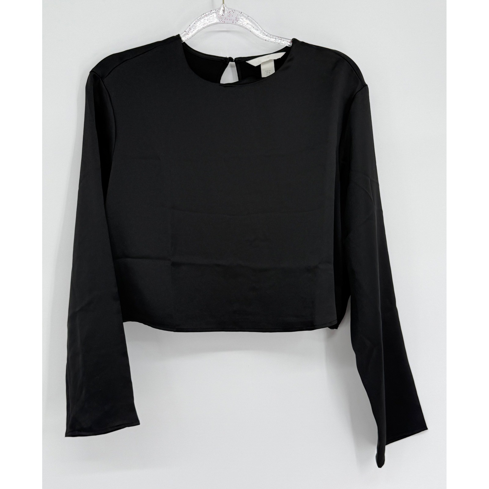 HM Womens Black Satin Cropped Long Sleeve Blouse Keyhole Back Sz M NEW
