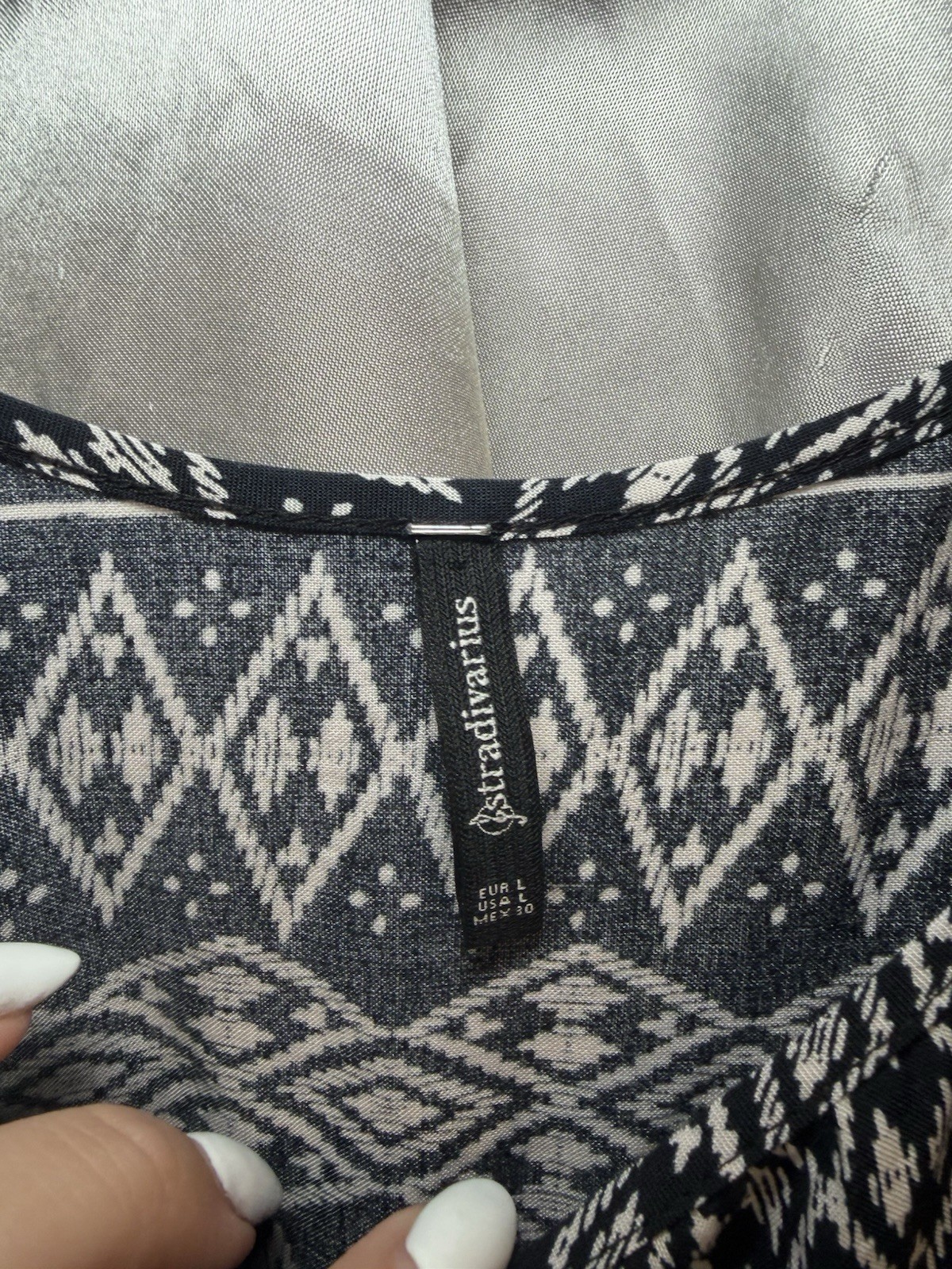 Stradivarius Tribal Geometric Print Tip Size Large