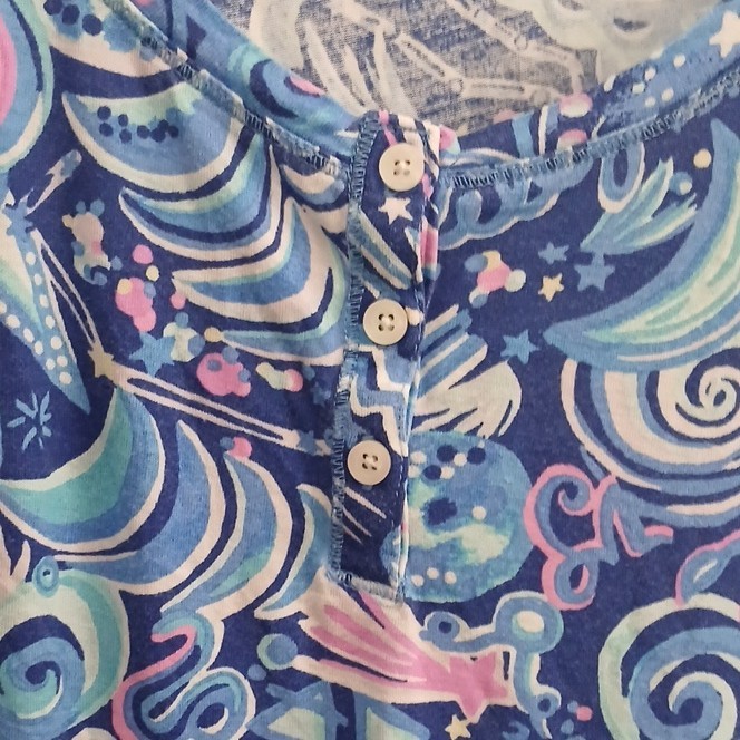 Lilly Pulitzer Women’s M Blue/Pink/White Abstract Octopus Henley V-Neck Top