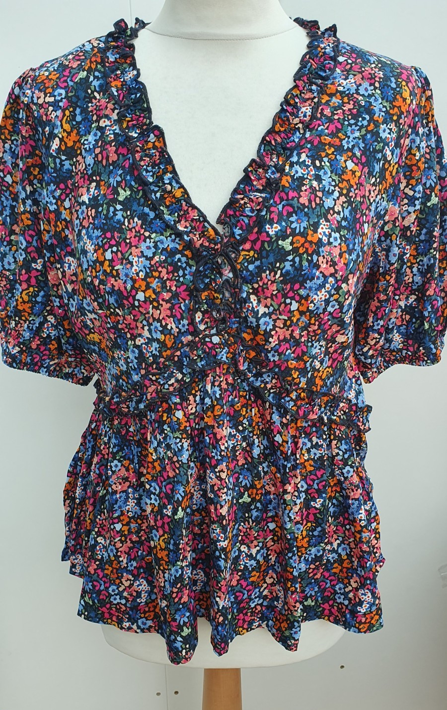 Apricot Peplum Top Short Sleeves Watercolour Ruffle Black Multi New Size 10