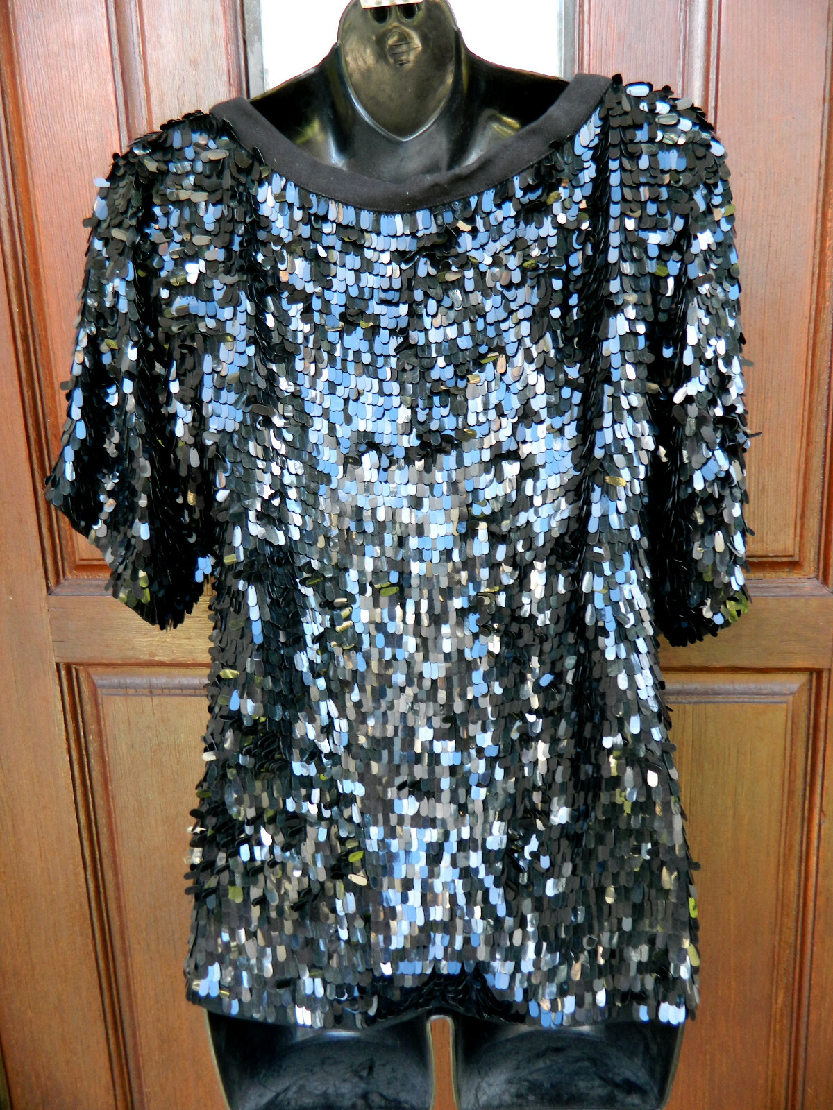 FRENCH CONNECTION WOMEN BLACK RAINING SEQUINS SZ 2 TOP Short Sleeve NWOT