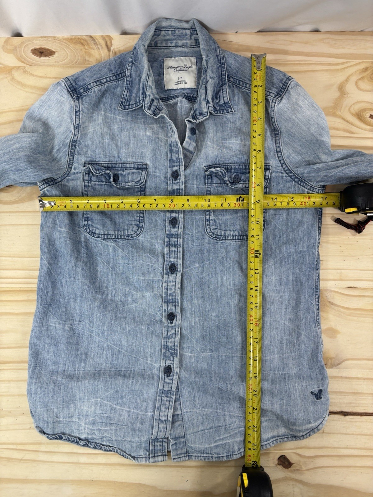 American Eagle Light Wash Denim Button Down Shirt 100% Cotton Womens Small