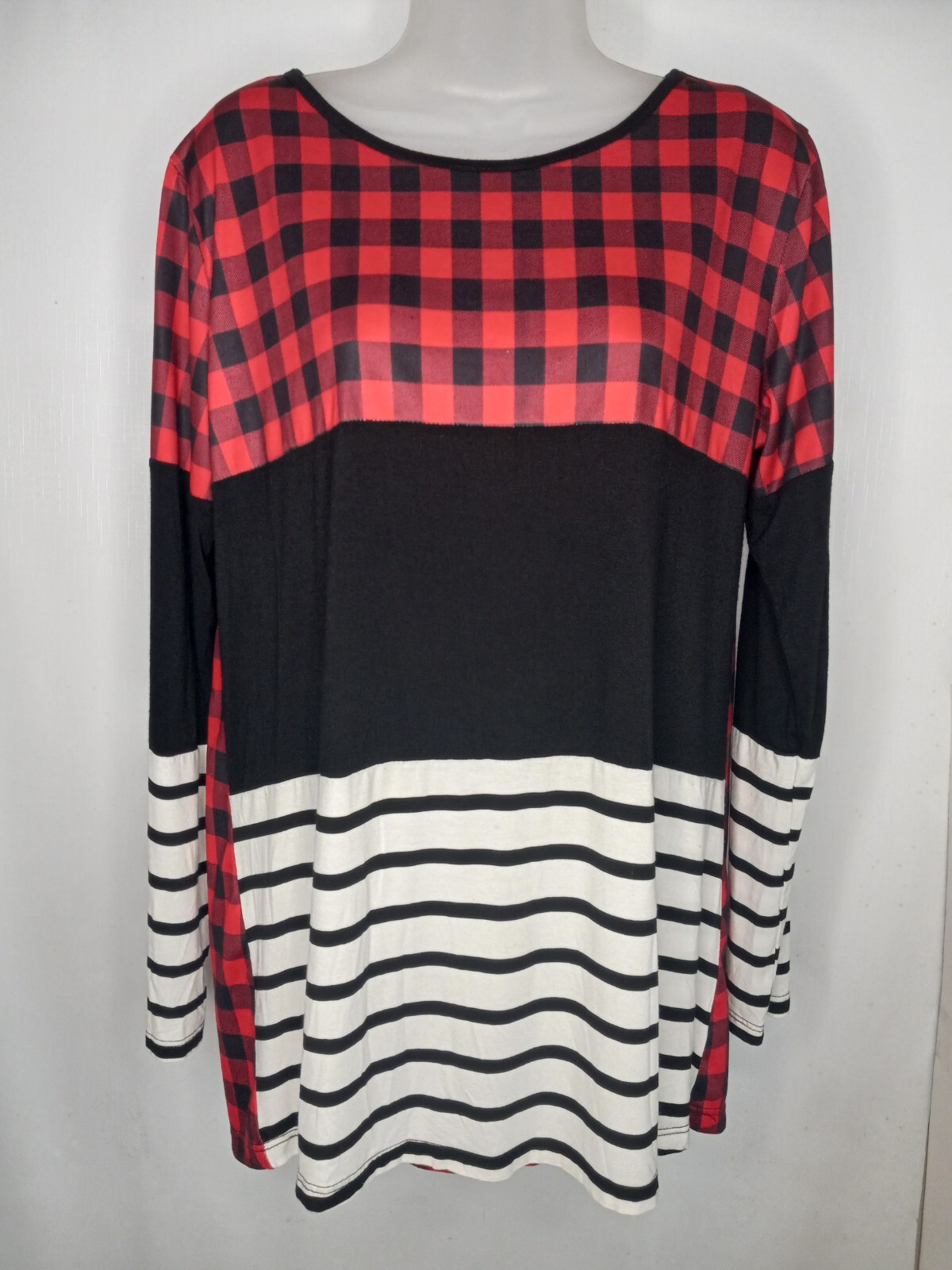 Tickled Teal Top Size Large Long Sleeve Red, Black & White Tagless Plaid