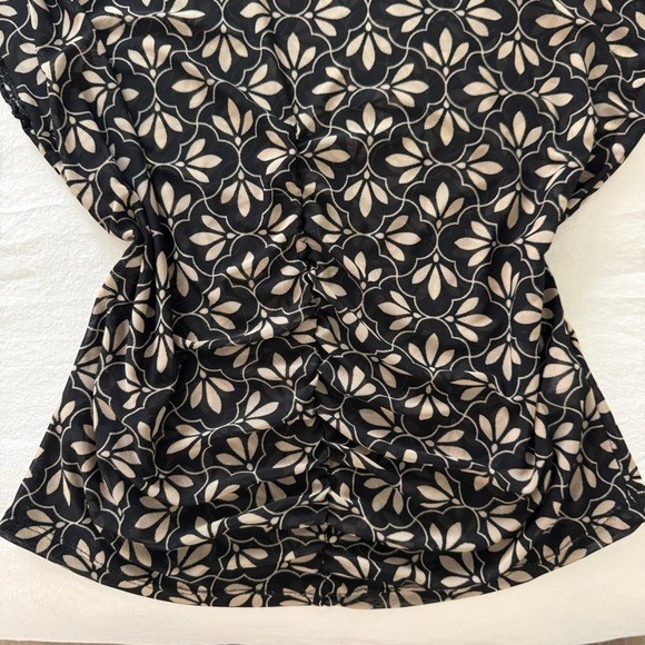 Milk & honey Sheer blouse with front rusching
