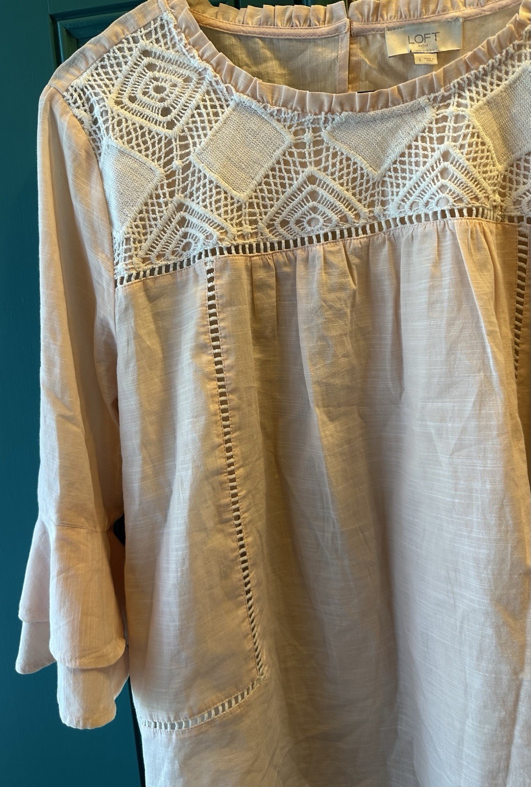 Ann Taylor Loft Outlet Blush Pink Crochet Lace Top SzL Tiered Ruffle Bell Sleeve