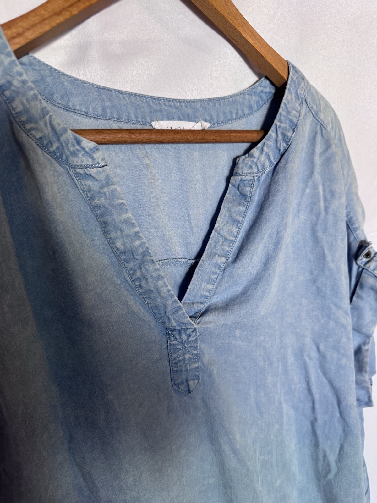 Jane + Delancey Lyocell Chambray Popover Top Light Wash Blue Roll Tab Sleeve XL