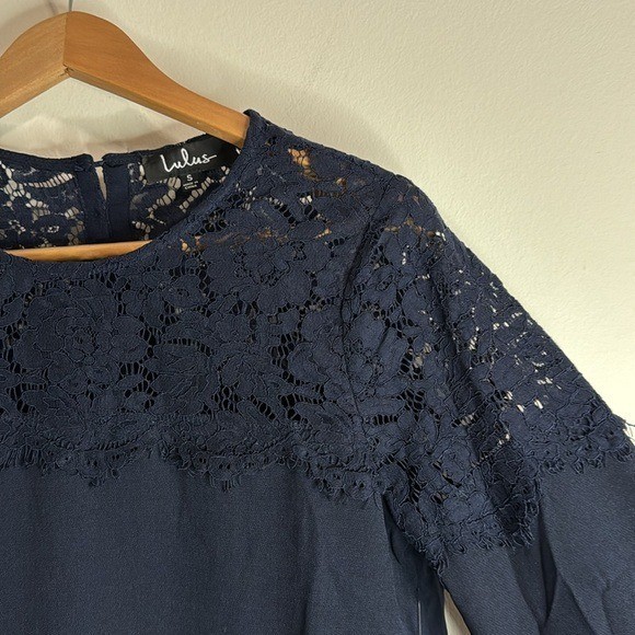Lulu’s Women’s Picture This Lace Round Neck Long Sleeve Blouse Navy size S