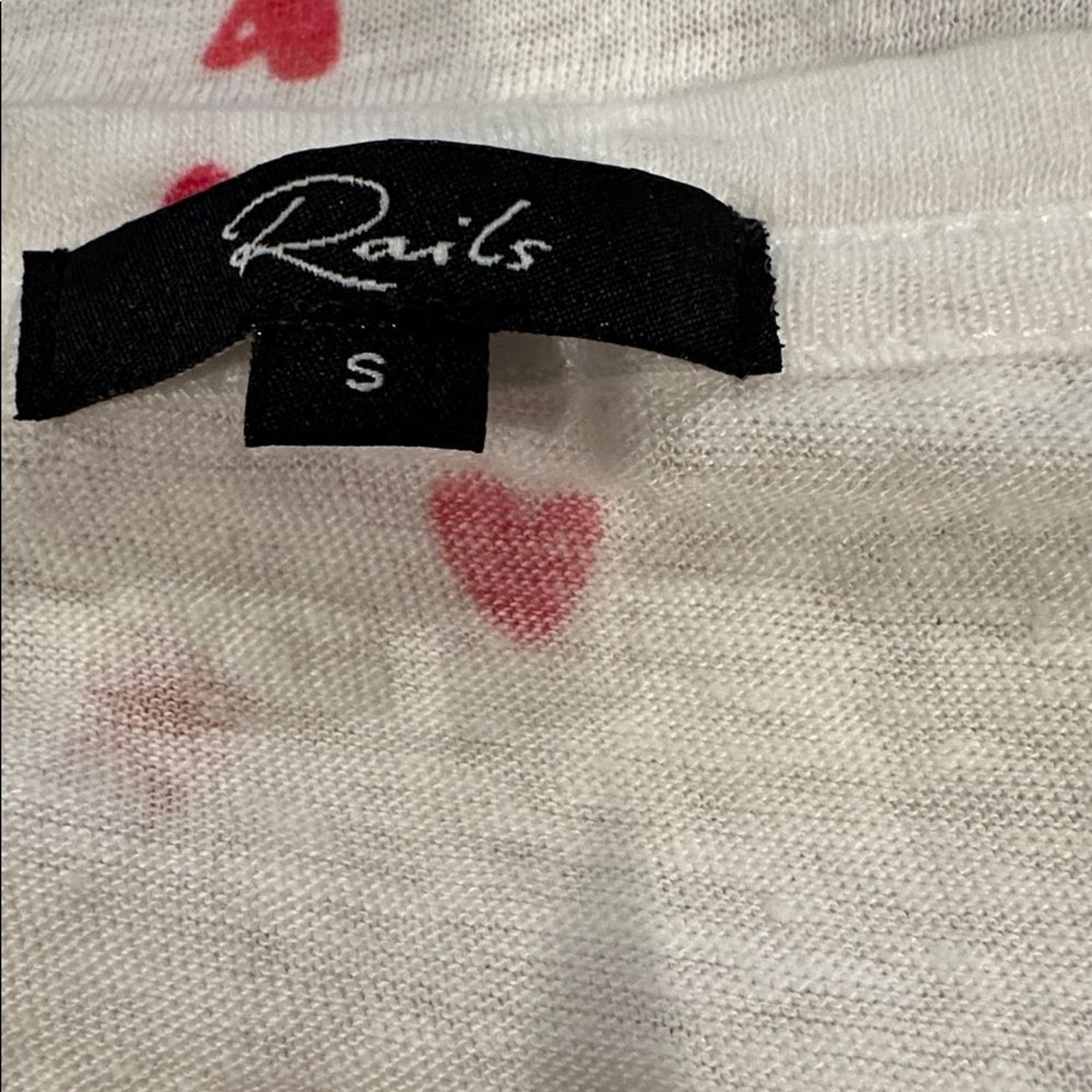 Rails Cara Valentines V-neck White Short Sleeve Tee Pink Lipstick Hearts Pattern