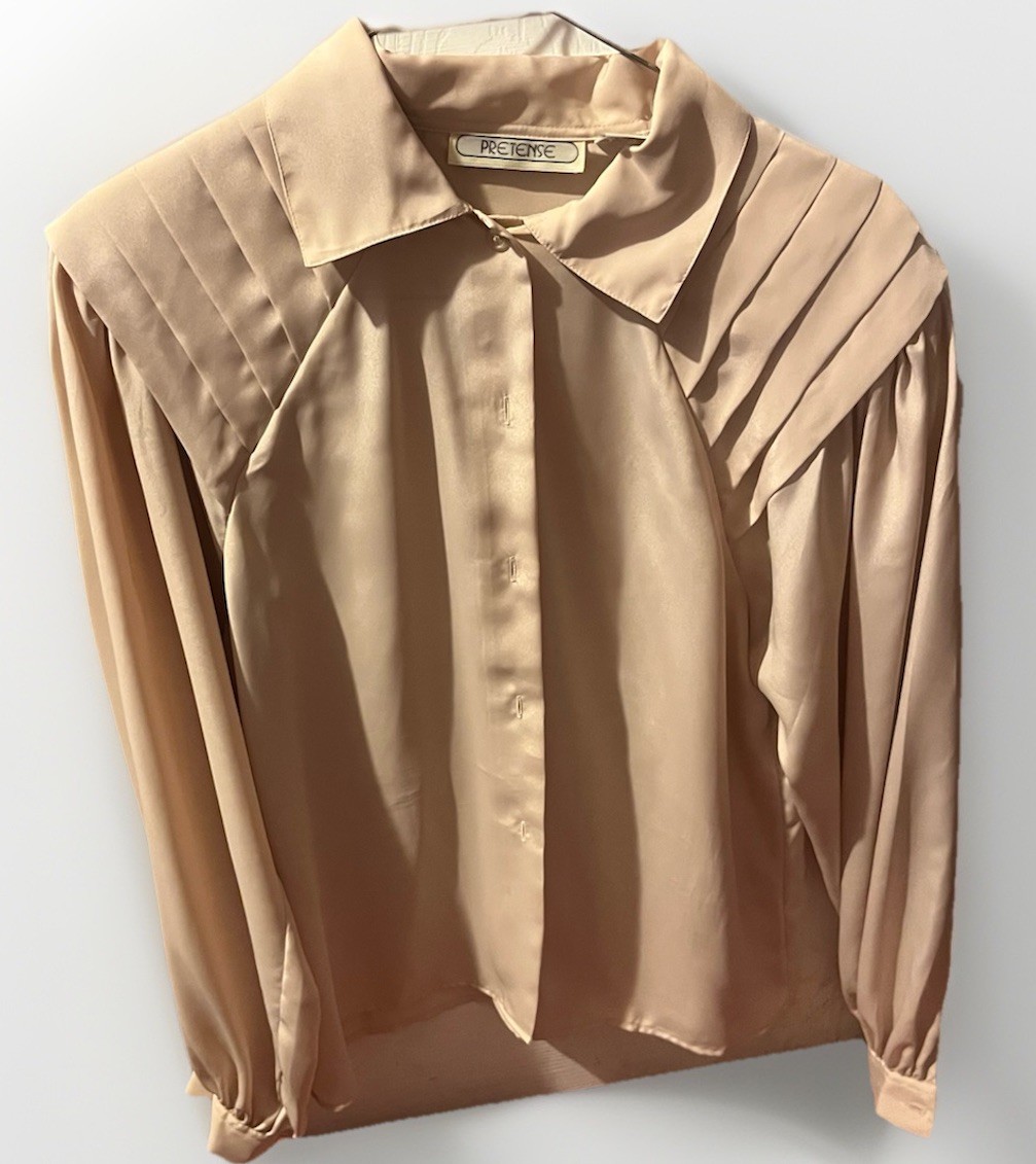 Vintage Secretary Blouse Womens 7 Beige Pleated Shoulder Button Retro Office