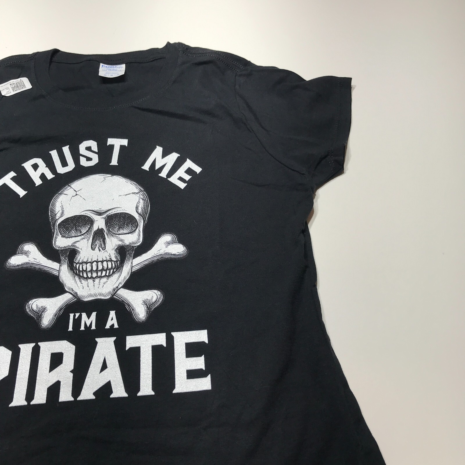 NEW Trust Me I’m A Pirate Black Graphic Short Sleeve T-Shirt Womens Size Medium