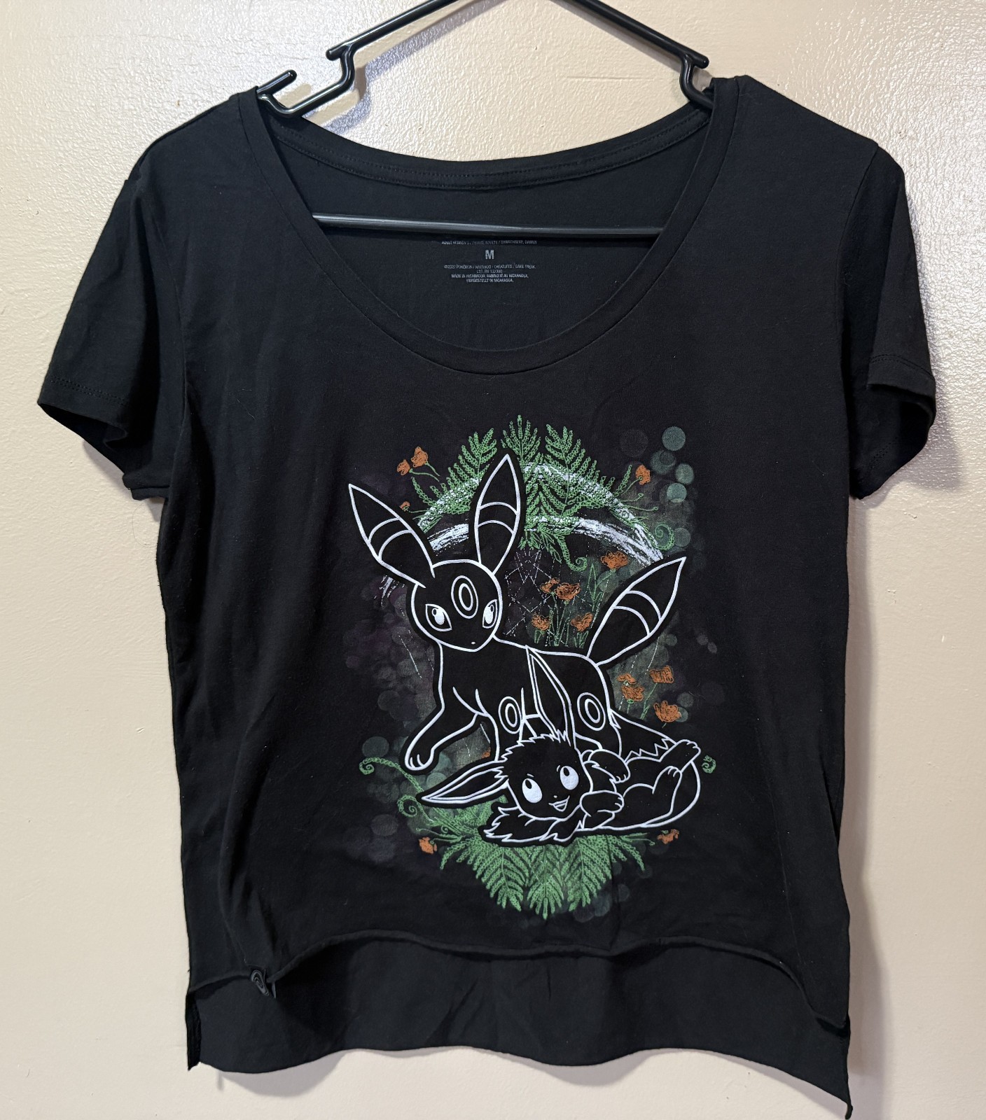 Pokemon Center: Eevee and Umbreon Top
