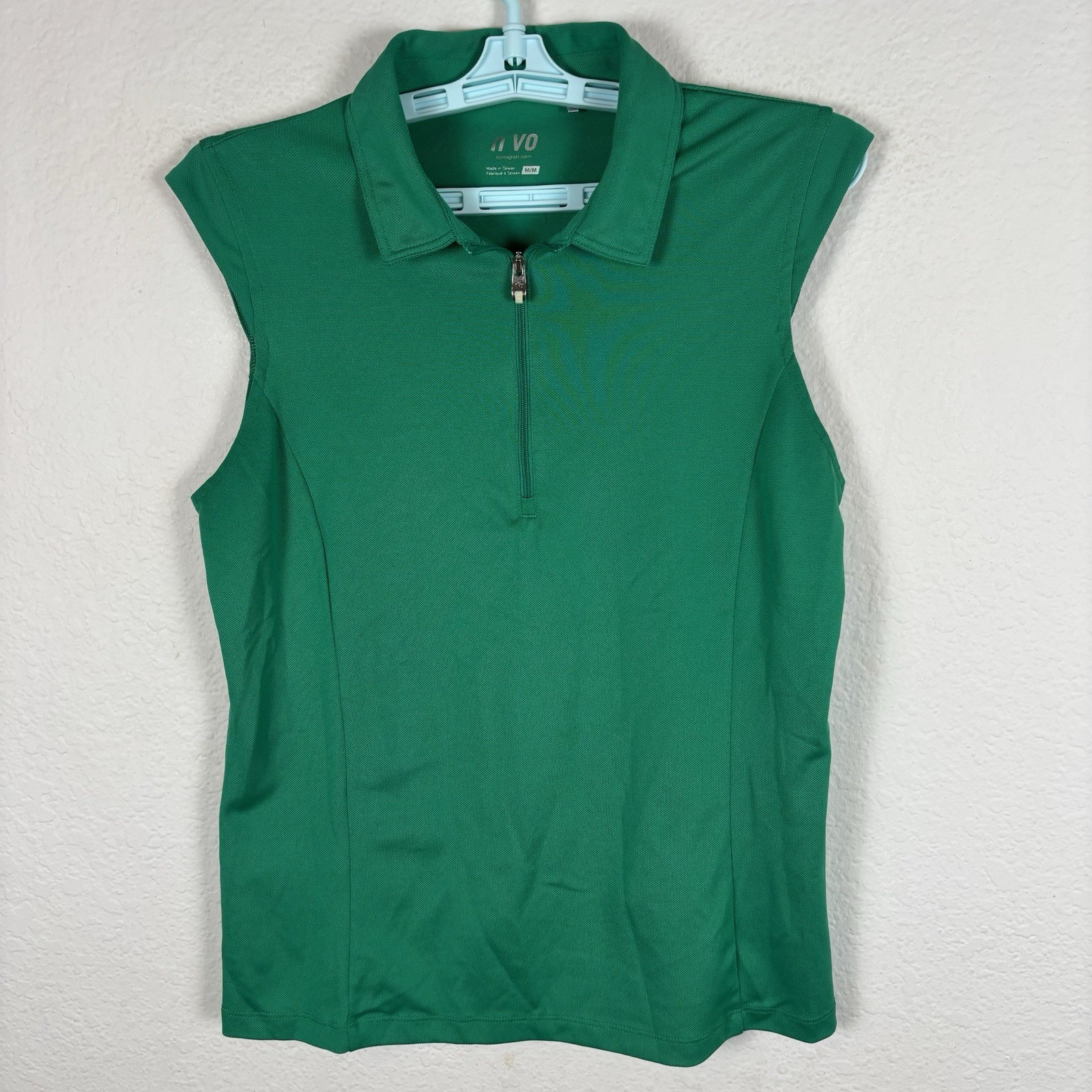 Nivo Womens Shirt Sz M Medium Top Sleeveless Solid Comfort Soft Excellent