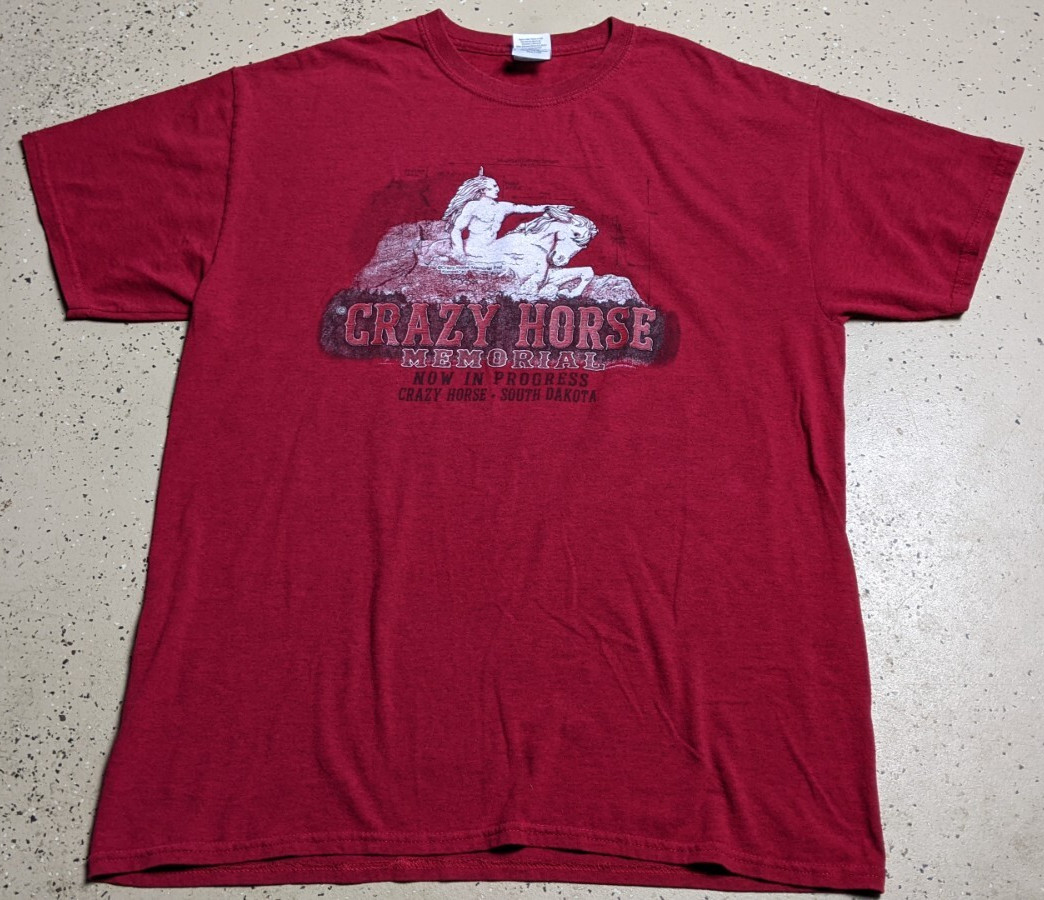 Crazy Horse Memorial Now In Progress Red T-Shirt Crazy Horse S. Dakota Unisex