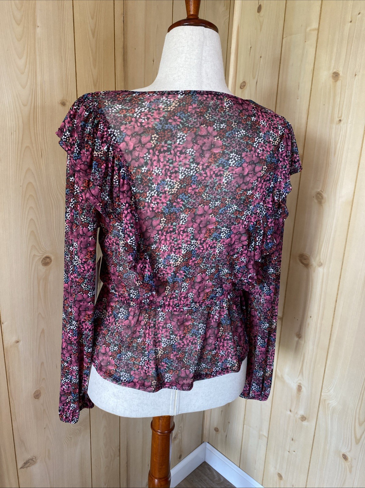 NWT. Women’s Floral Long Sleeve Surplice Gathered Waist Ruffle Blouse – Size L