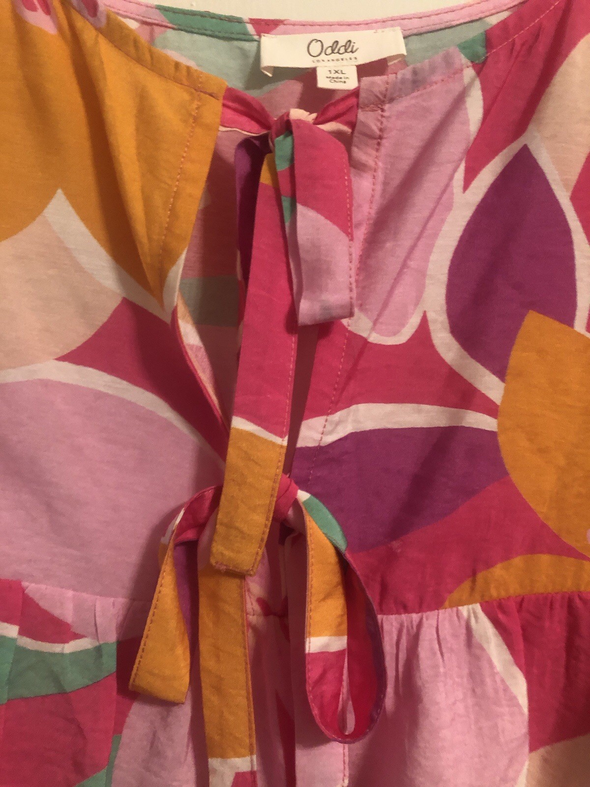 Oddi Womens Blouse Sz 1xl Pink With Big Flowers Ties & Pleats In Front