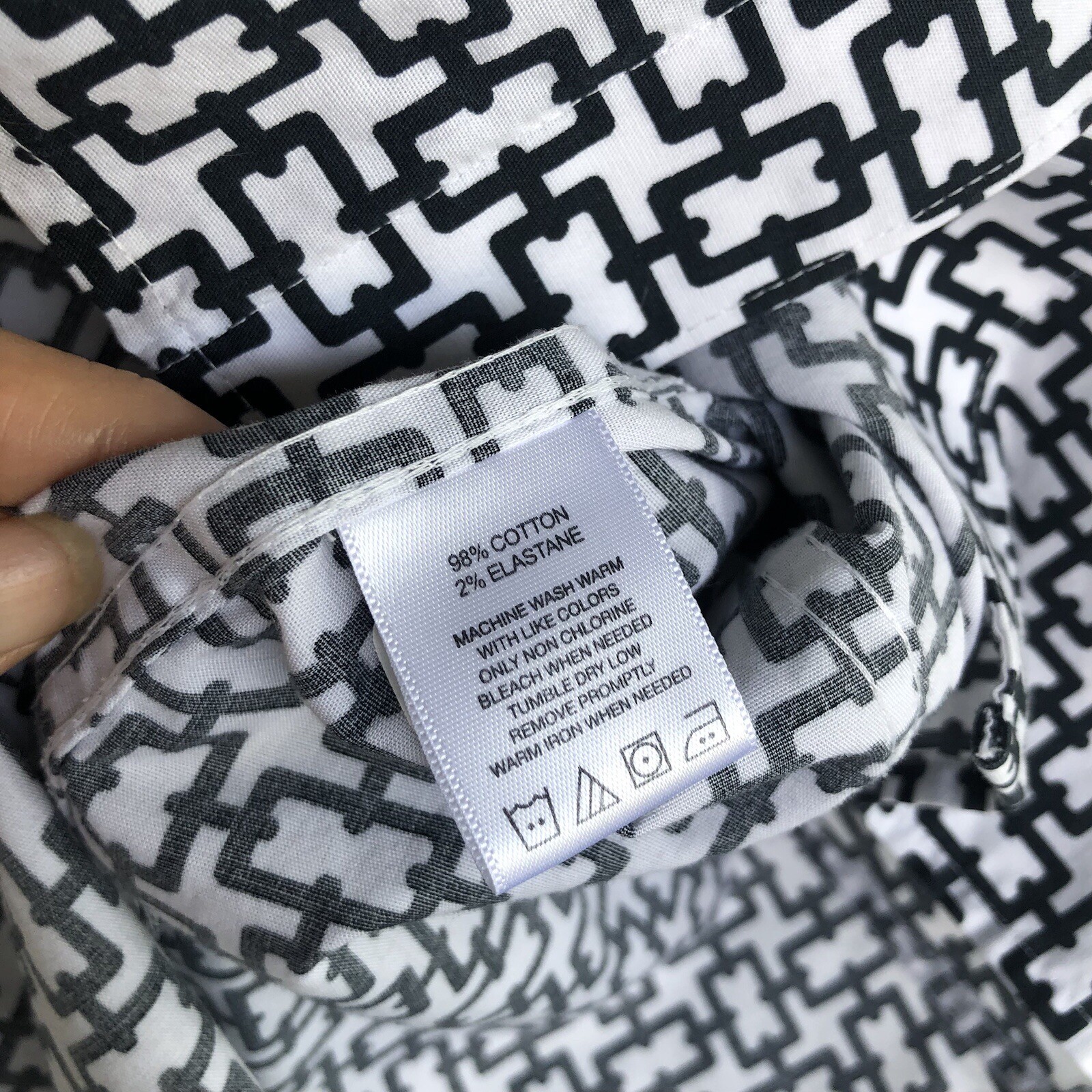Foxcroft Top Women L Black White Geometric Easy Care 3/4 Sleeve Button Up Office
