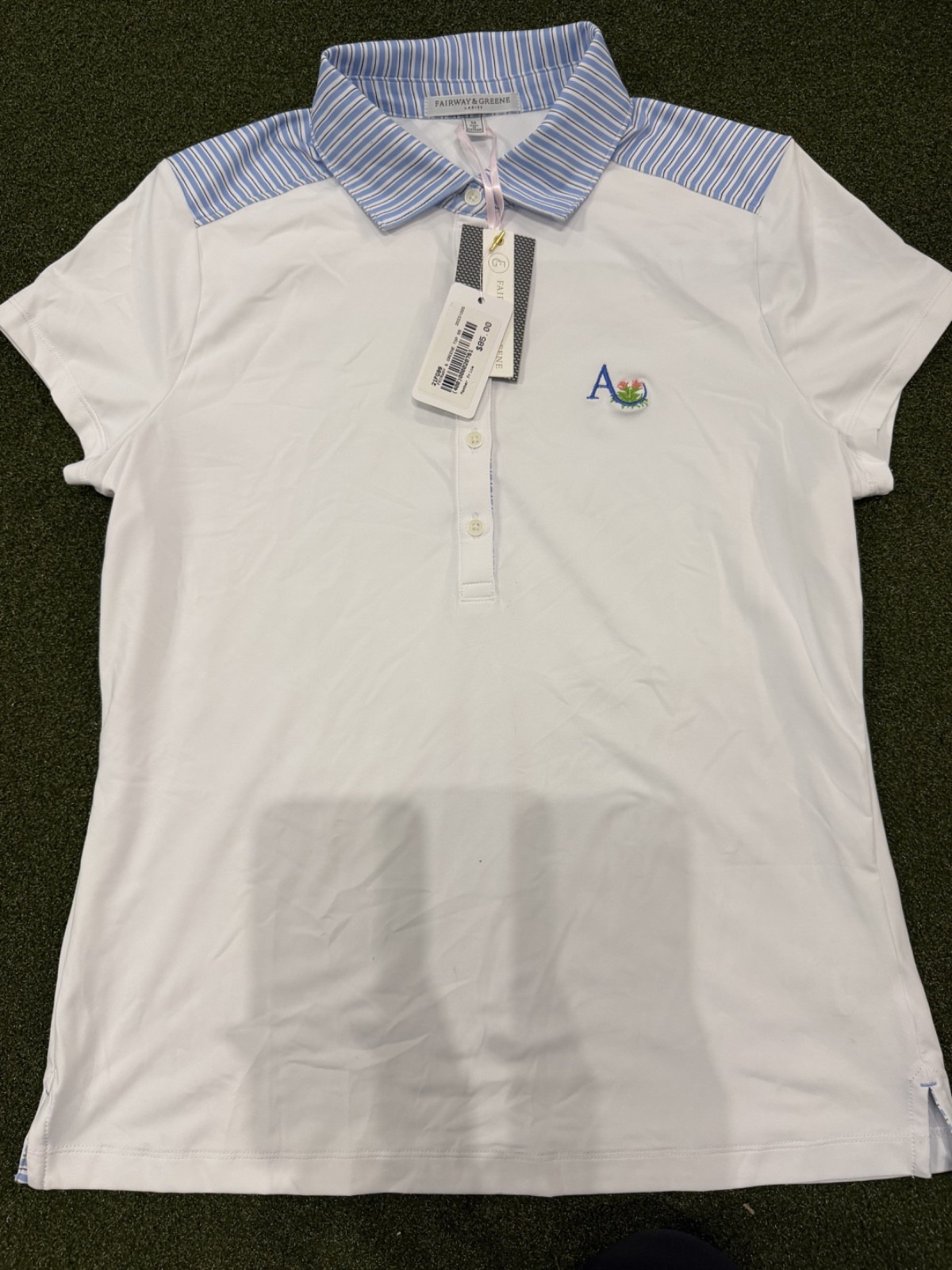 WOMEN’S NWT FAIRWAY & GREENE GOLF POLO / MEDIUM