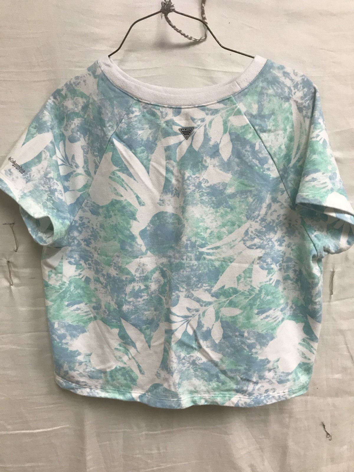 Columbia PFG Crop T-shirt Women Sz Large Light Aqua Floral Fishing Beach Marine