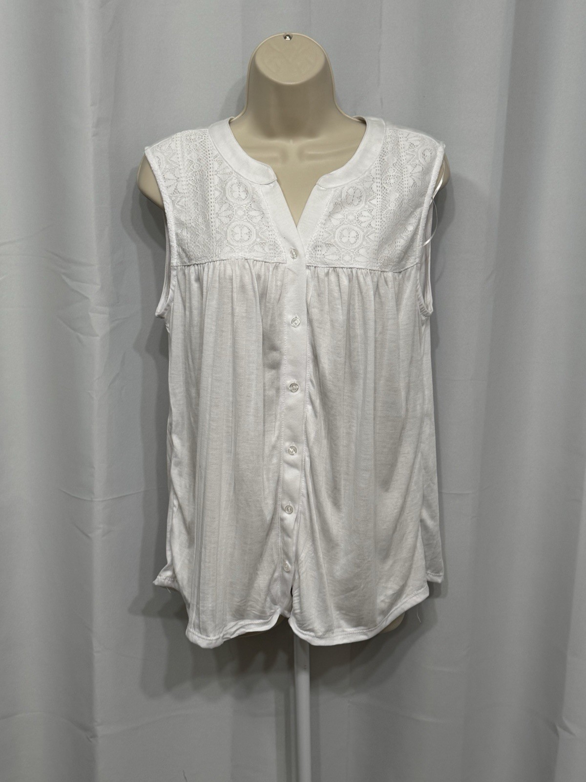 Carolyn Taylor Women’s White Sleeveless Button Up Soft Round Neck T-Shirt L